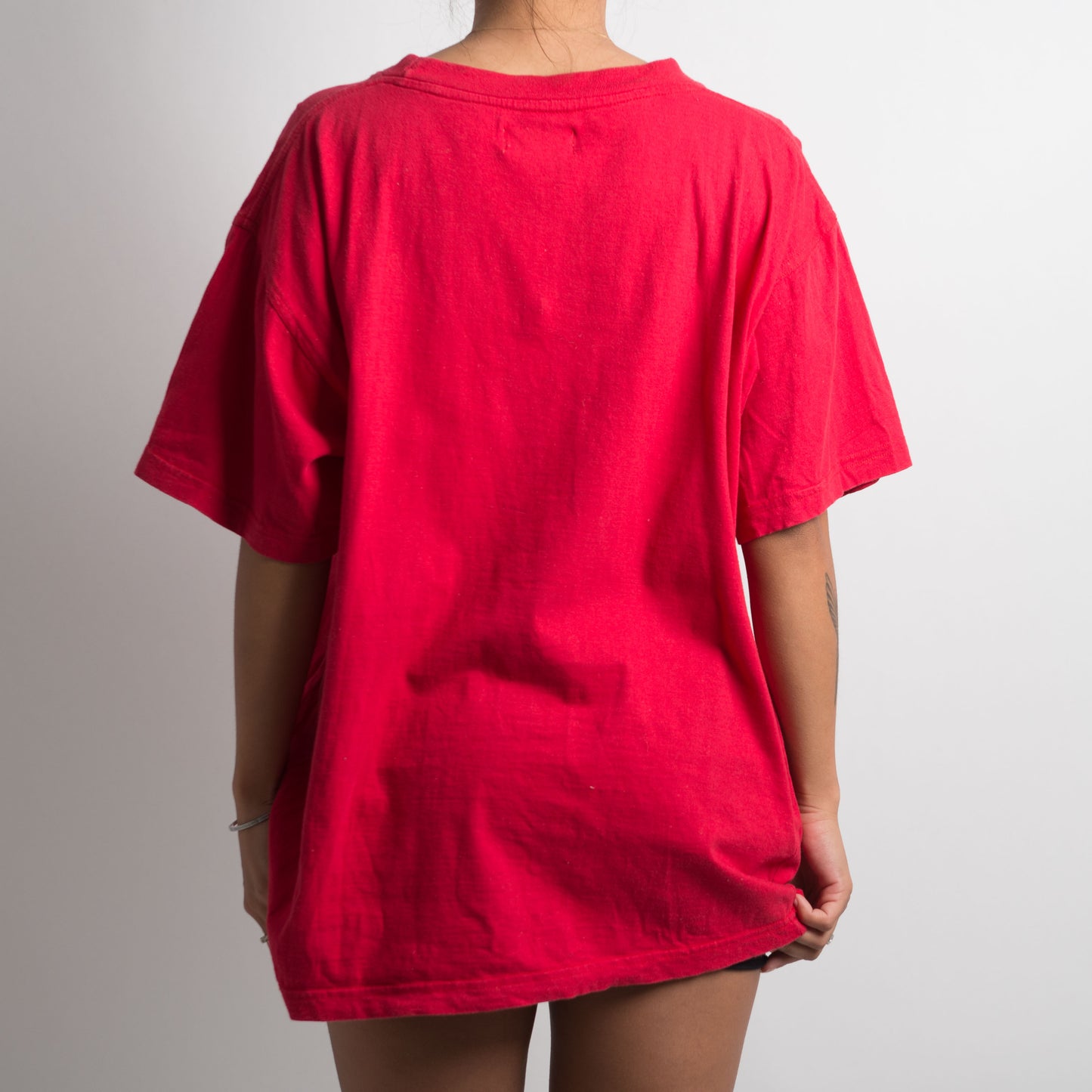 T-SHIRT À POCHE ROUGE