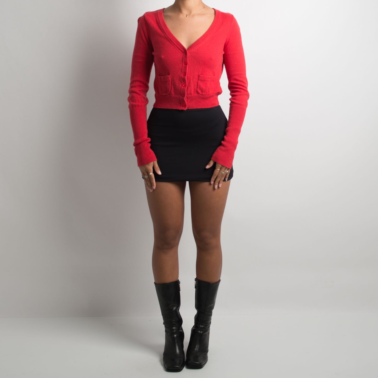 RED CROP CARDIGAN