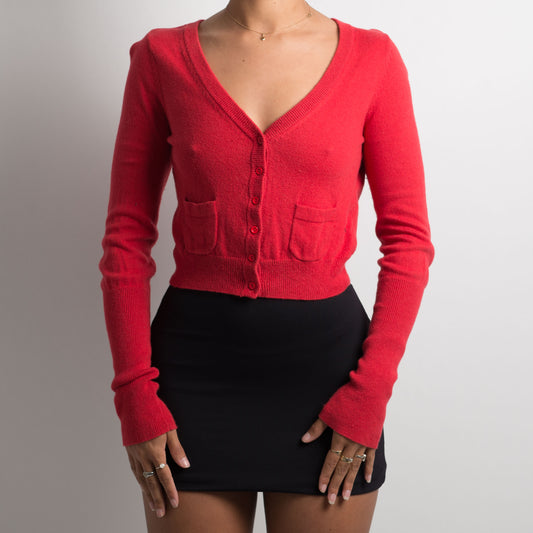 RED CROP CARDIGAN