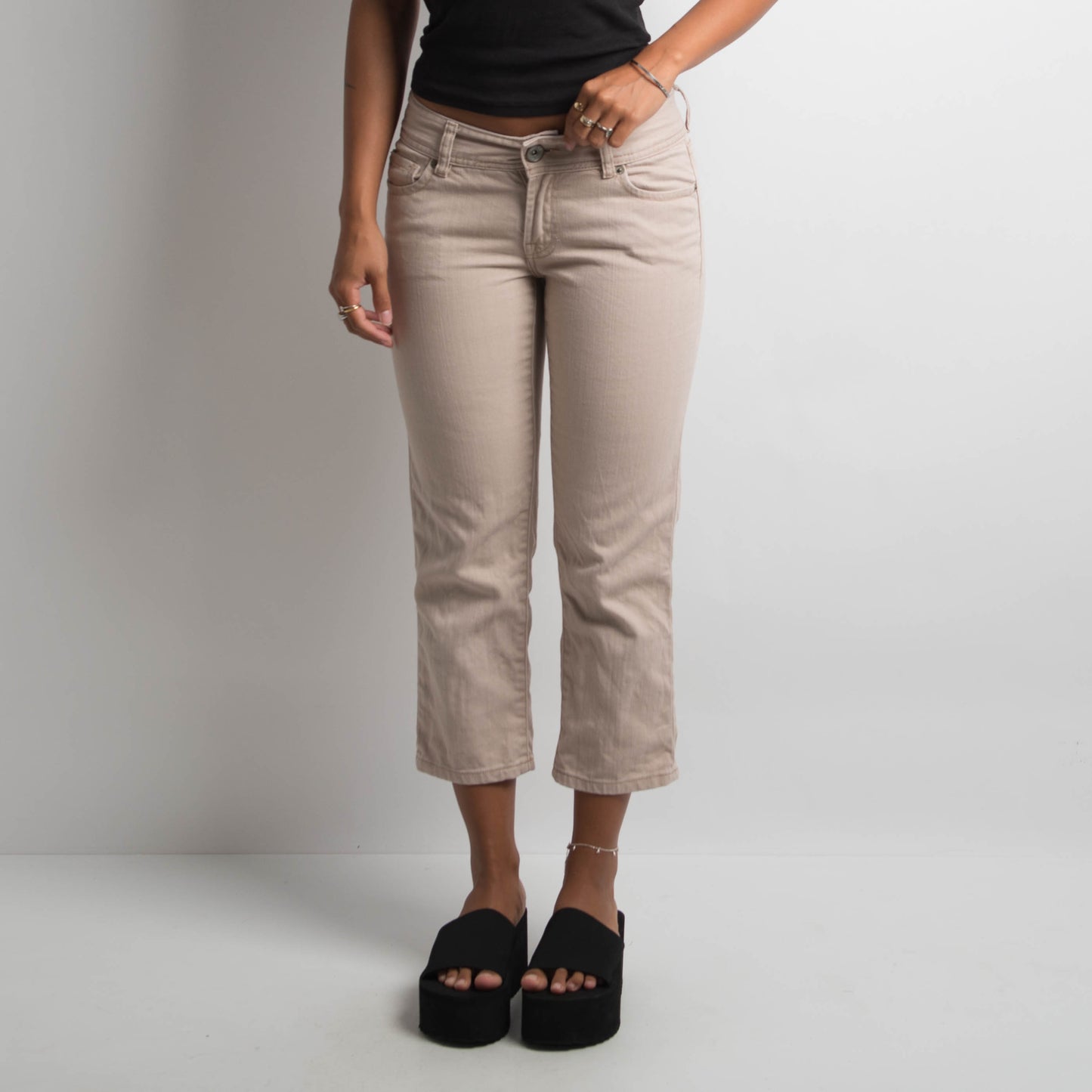 BEIGE DENIM CAPRI JEANS