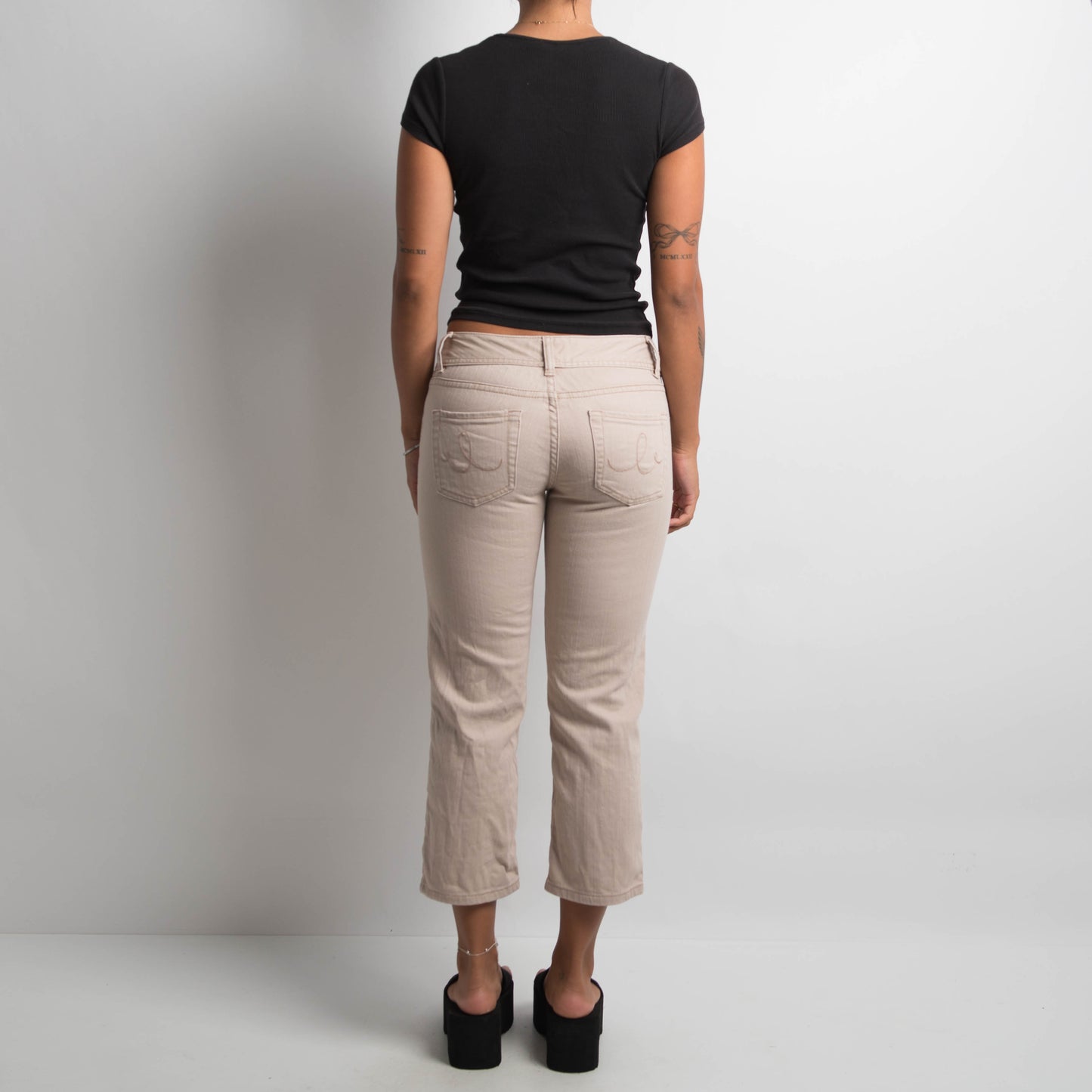 BEIGE DENIM CAPRI JEANS