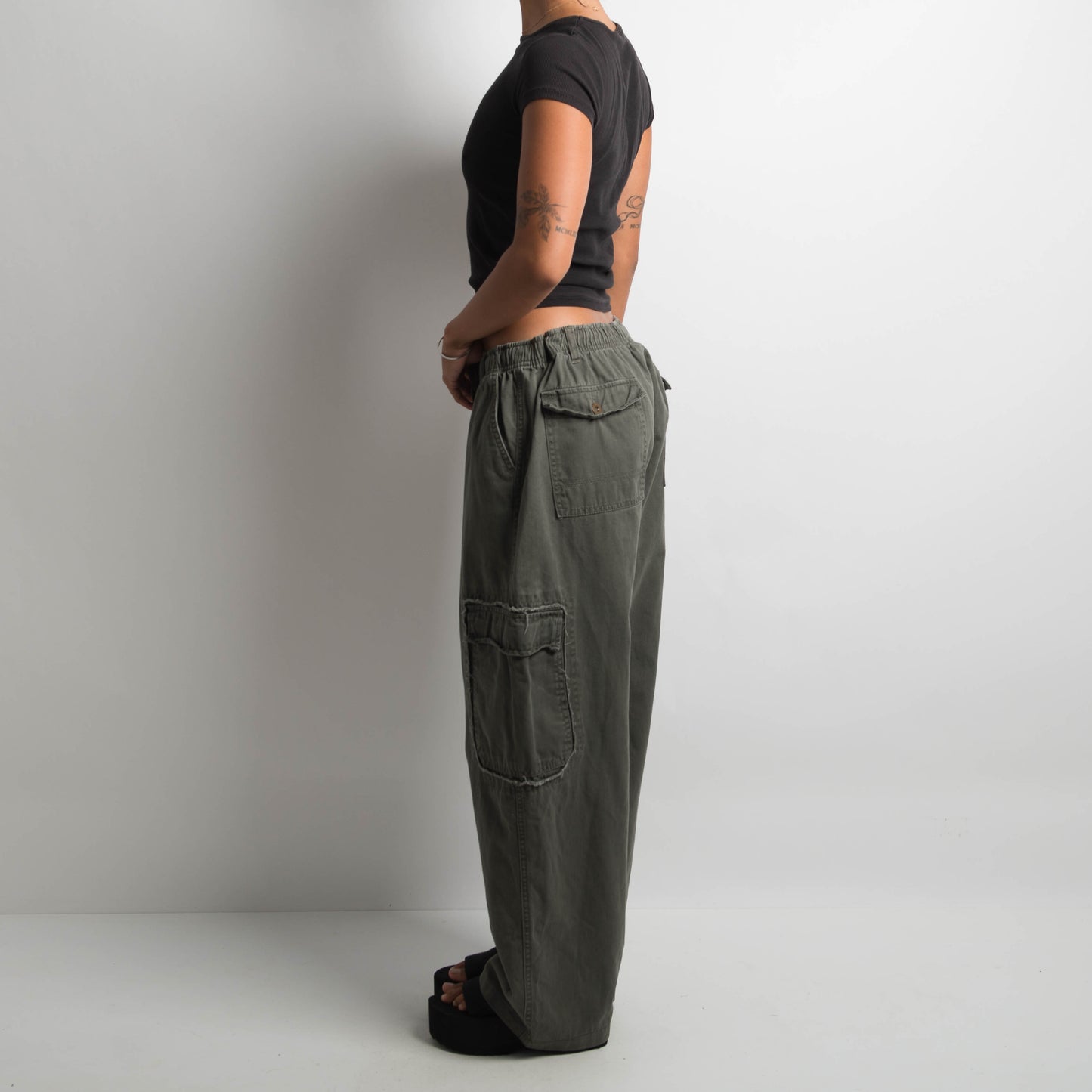 KHAKI BAGGY CARGO PANTS