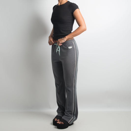 PANTALON DE YOGA ÉVASÉ GRIS