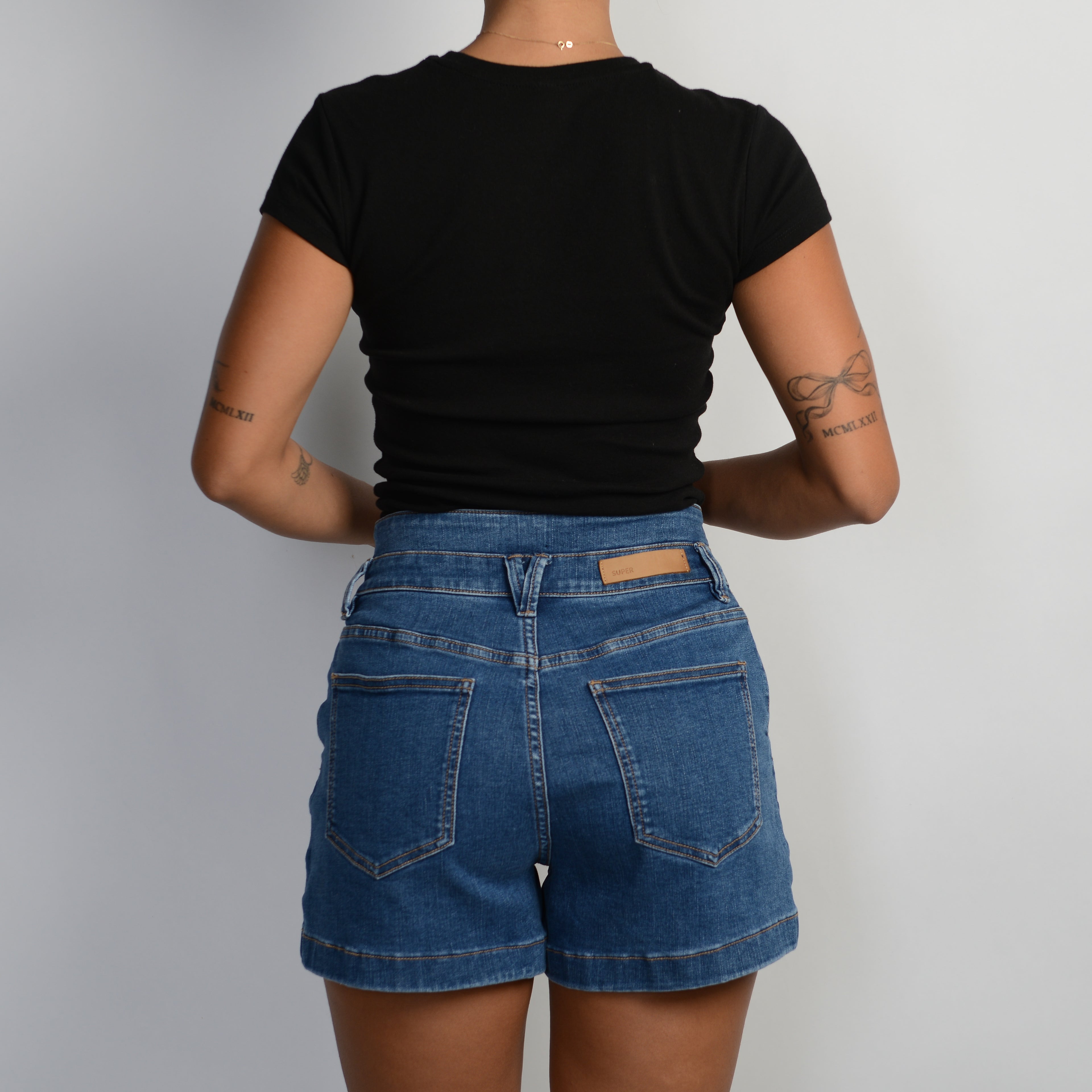DENIM PLEATED SHORTS