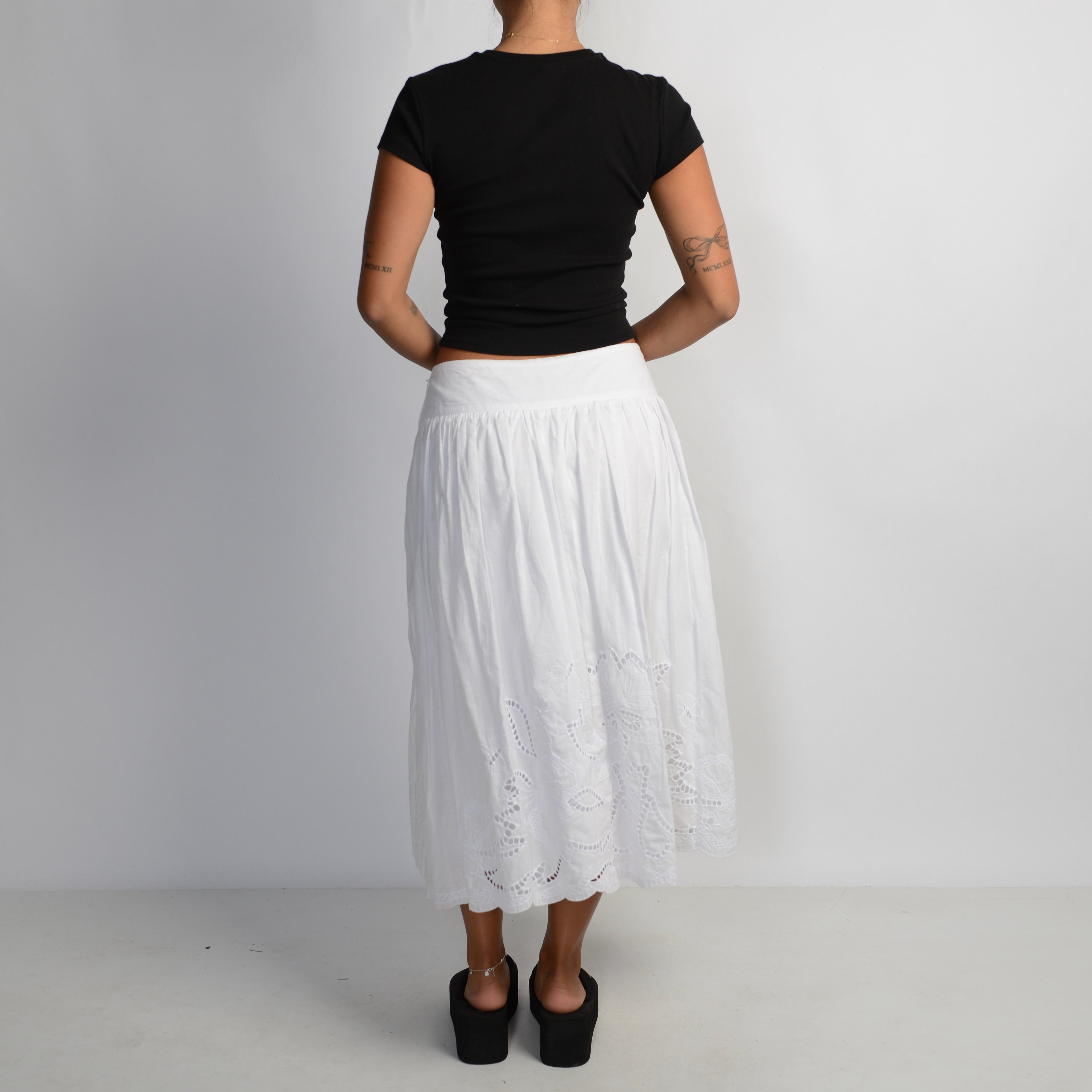WHITE BRODERIE SKIRT