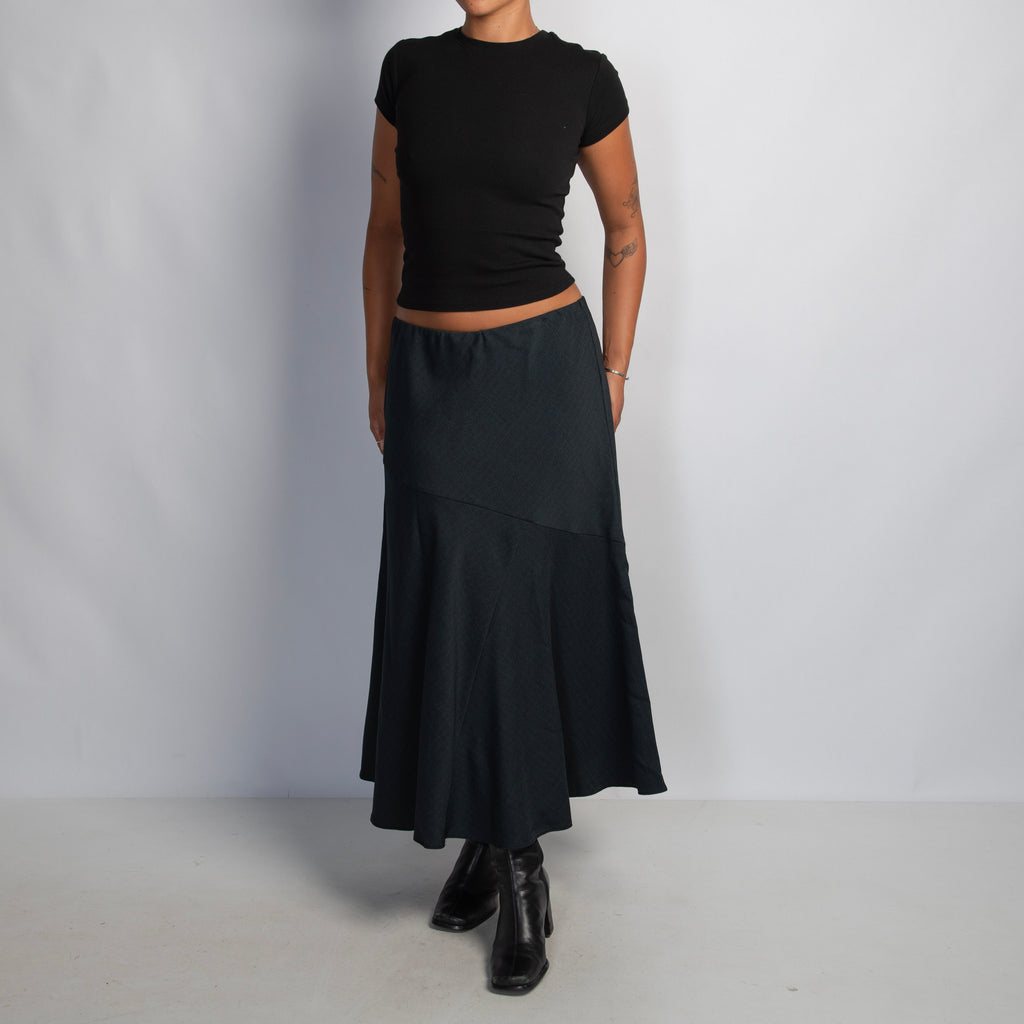 NAVY STRIPE LONGLINE SKIRT