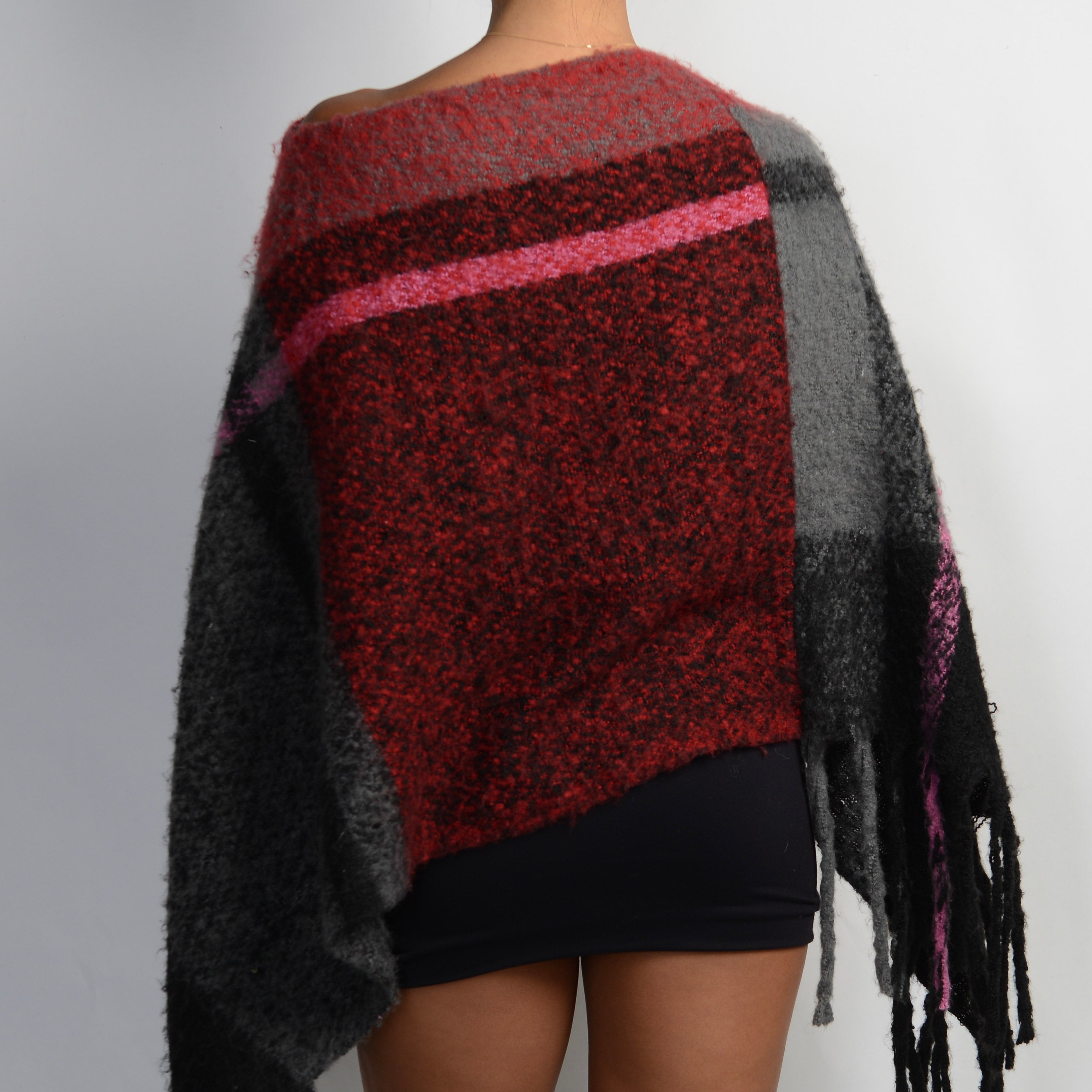 SOFT KNIT PONCHO