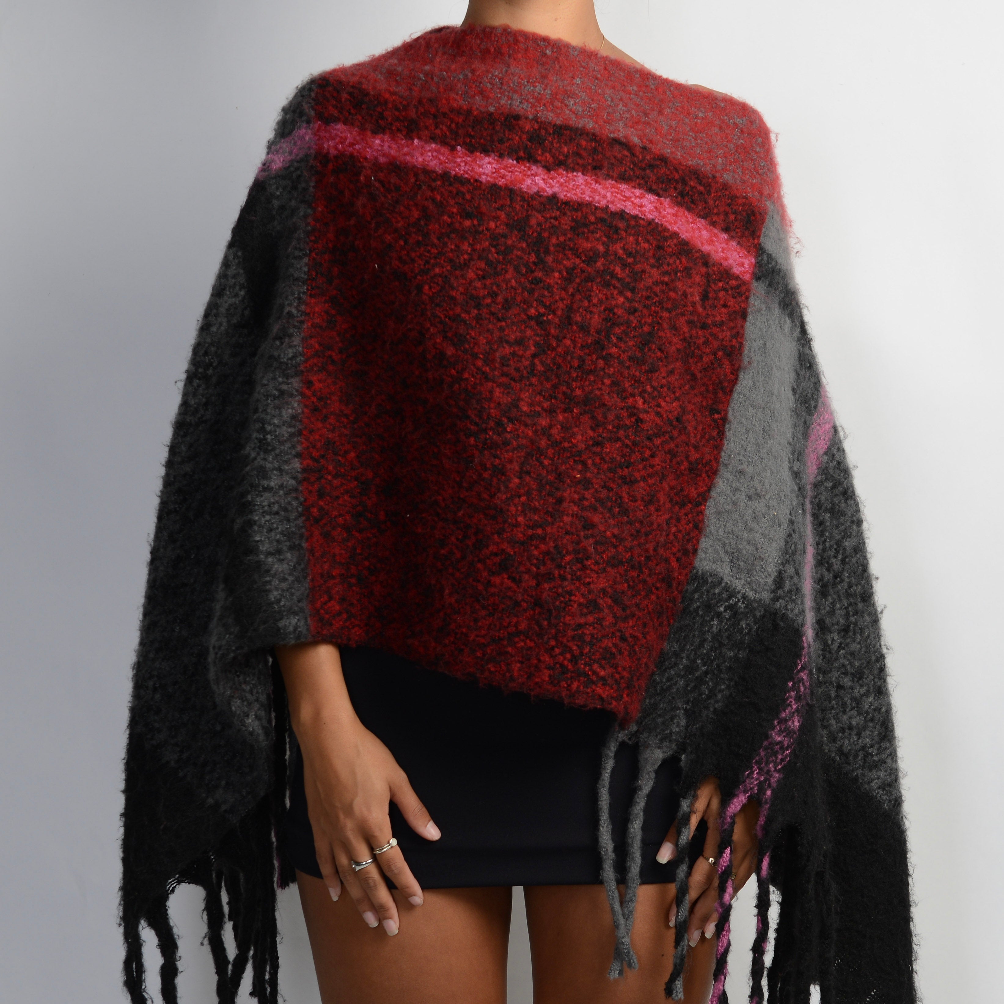 SOFT KNIT PONCHO
