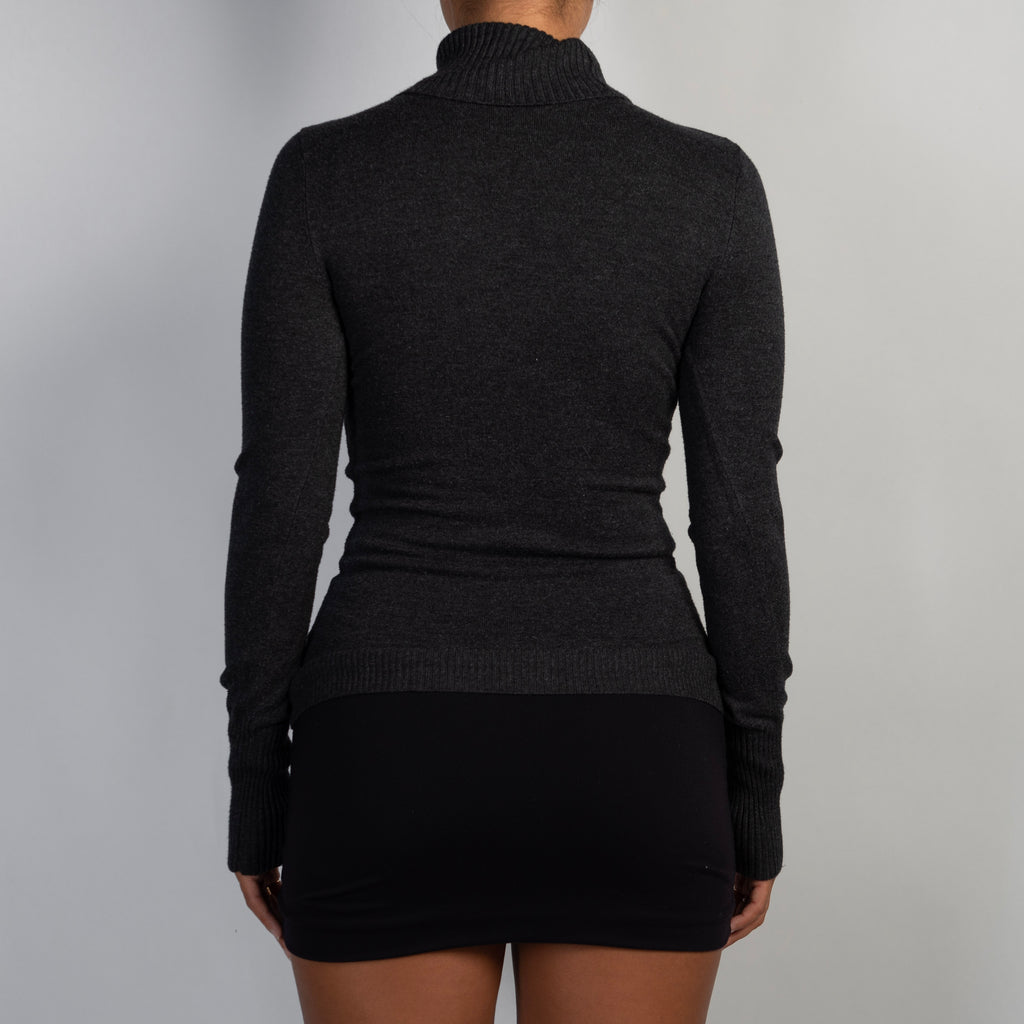 CHARCOAL TURTLENECK TOP