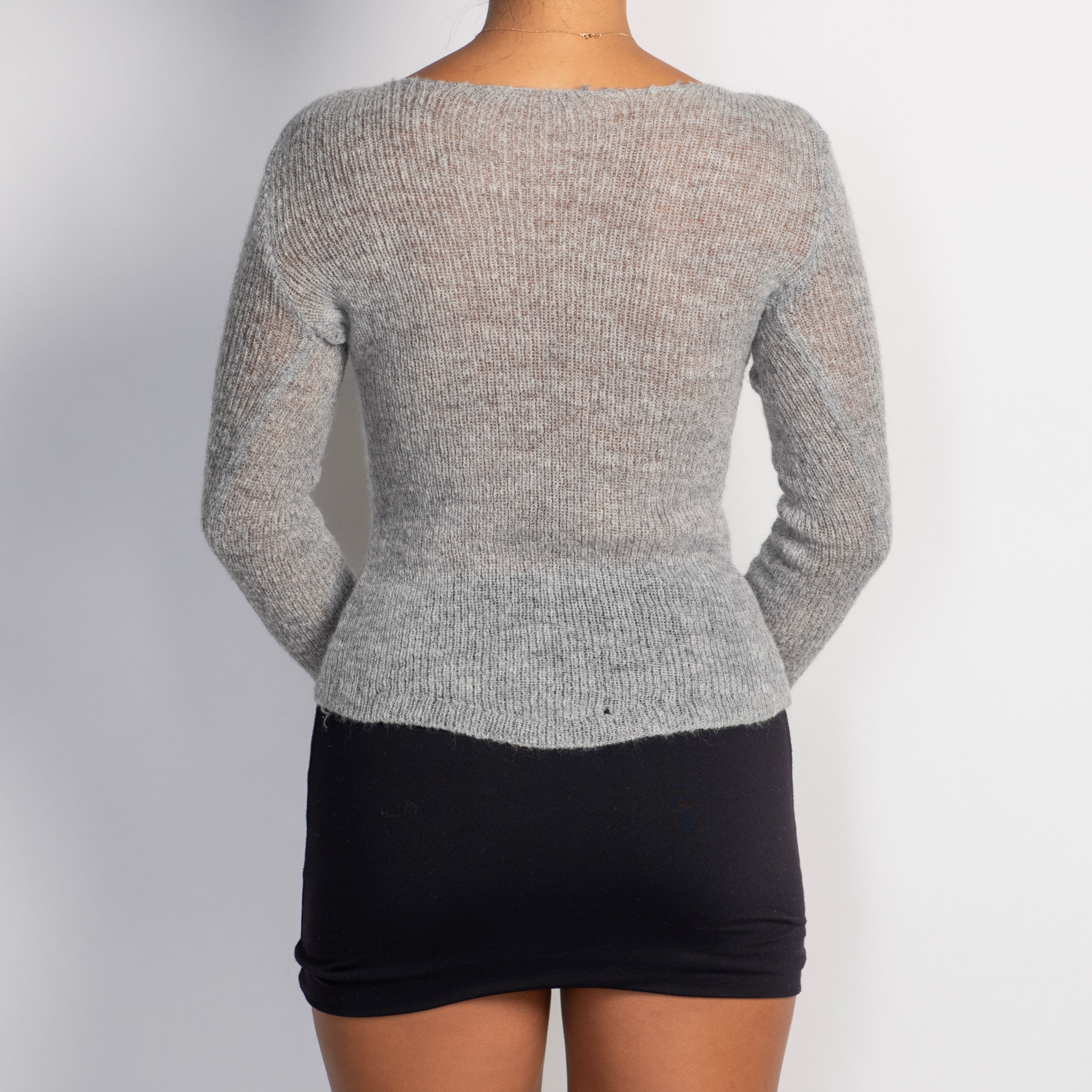 GREY DISTRESSED KNIT TOP