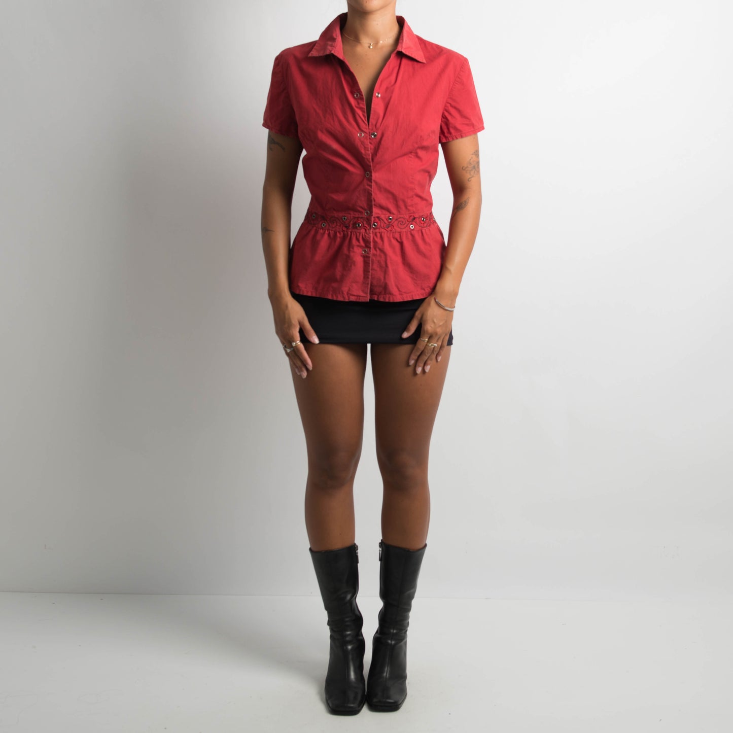 RED SHORT SLEEVE BLOUSE