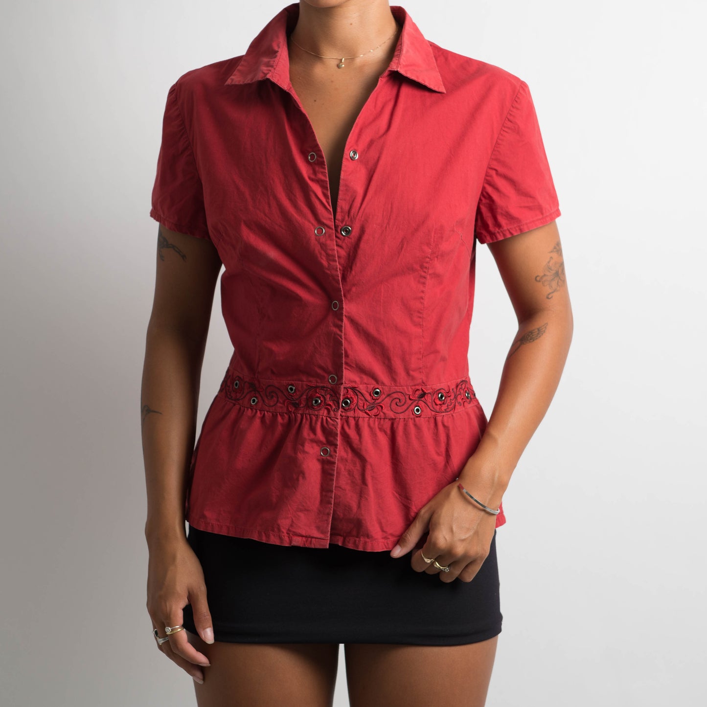 RED SHORT SLEEVE BLOUSE