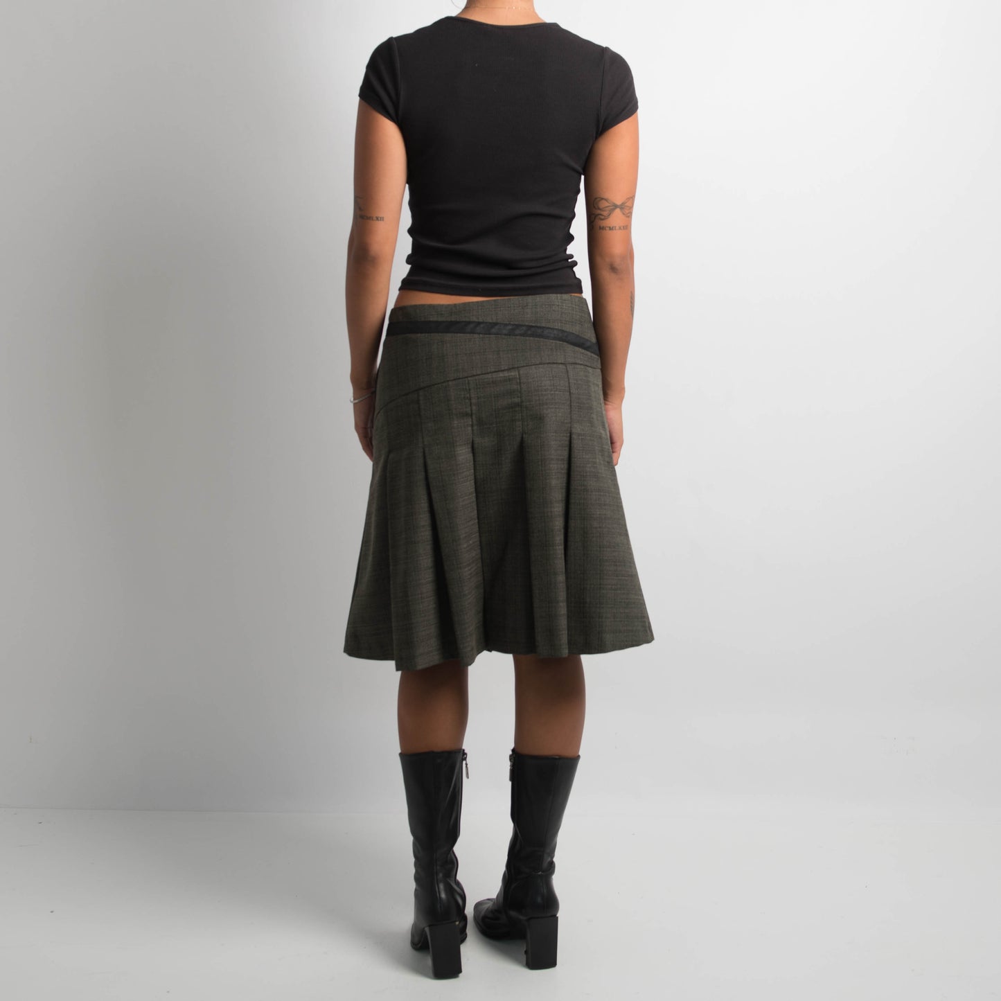 PLEATED MIDI SKIRT