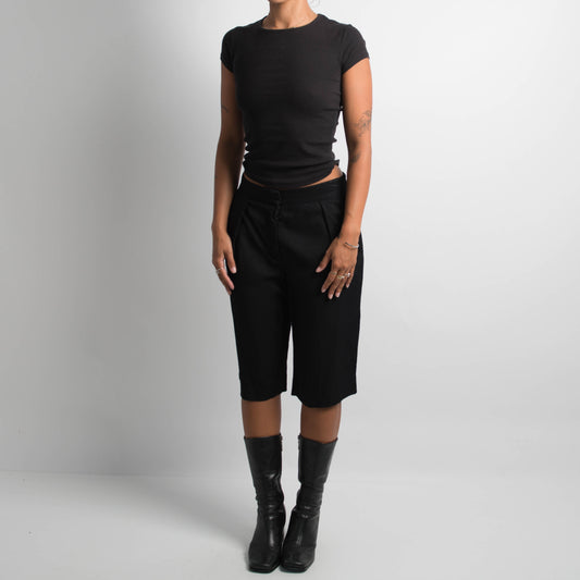 BLACK LONGLINE SHORTS