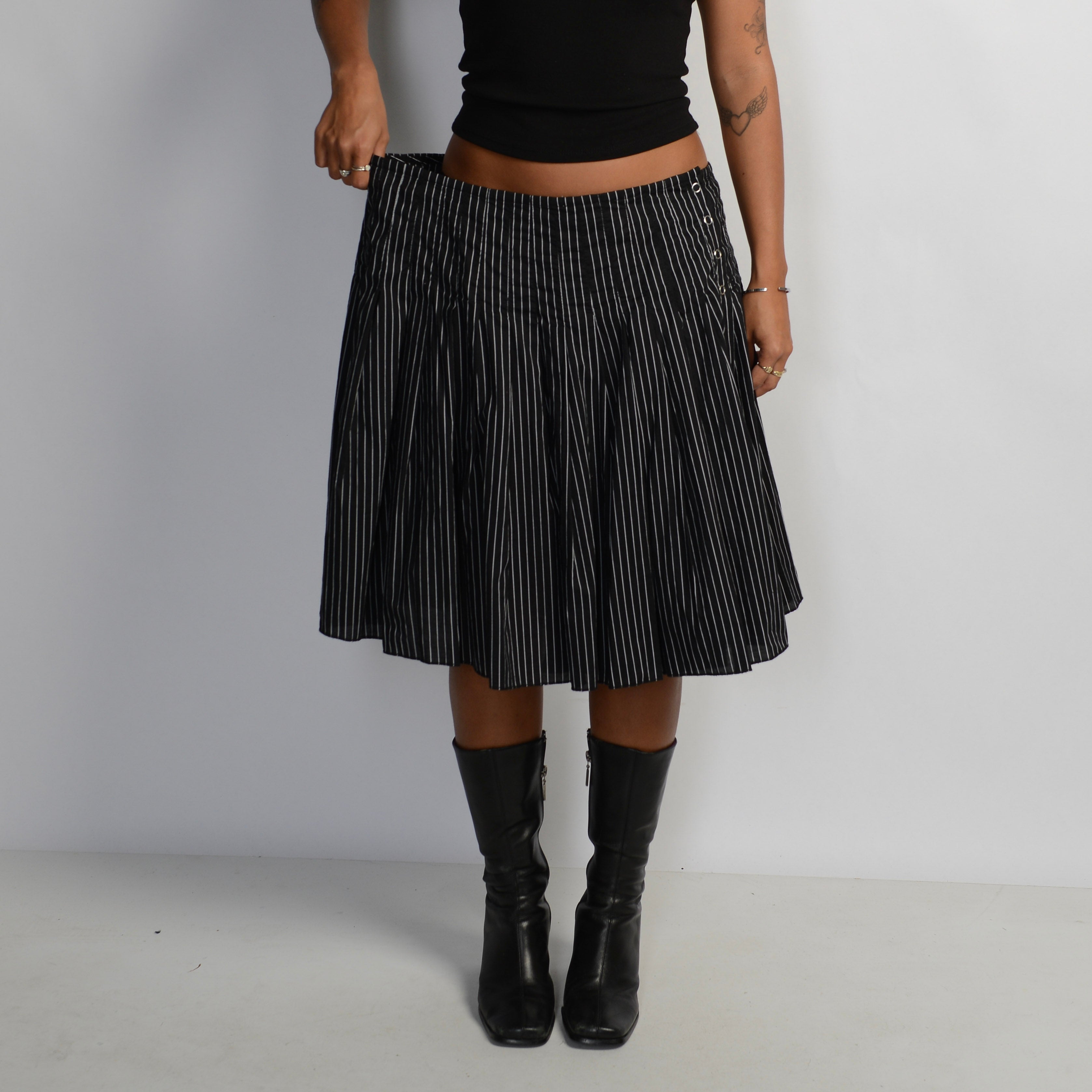 BLACK STRIPE MIDI SKIRT