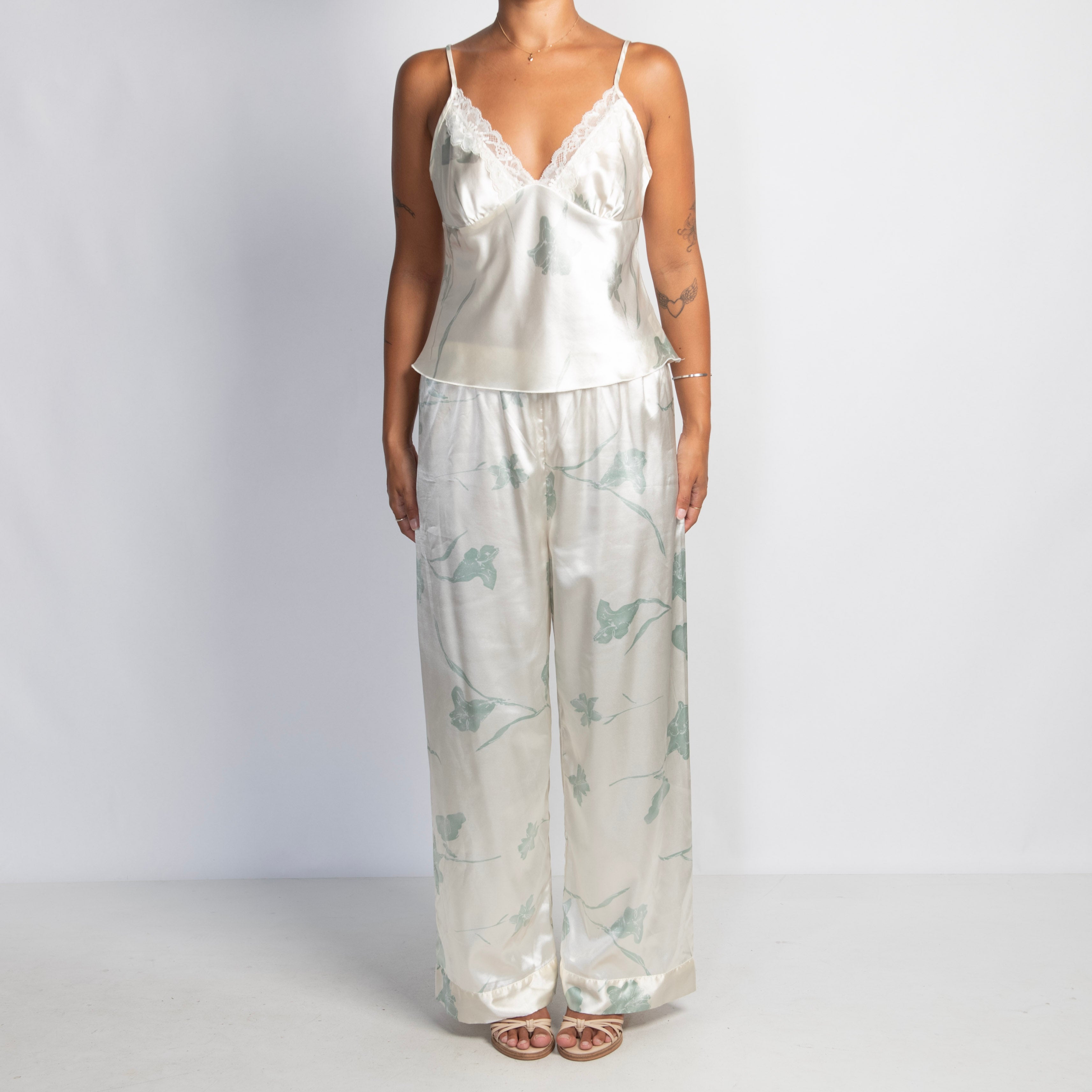 CREAM FLORAL PYJAMA SET