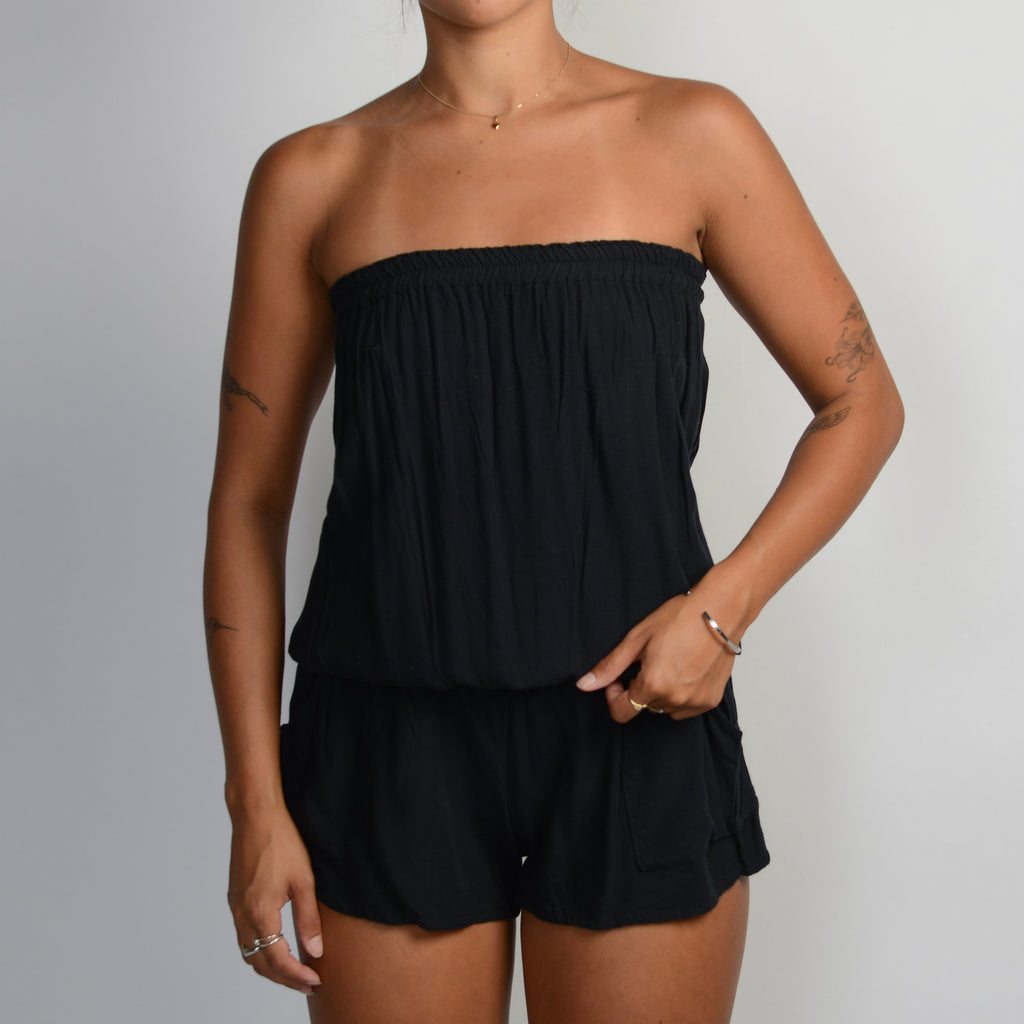 BLACK STRAPLESS ROMPER