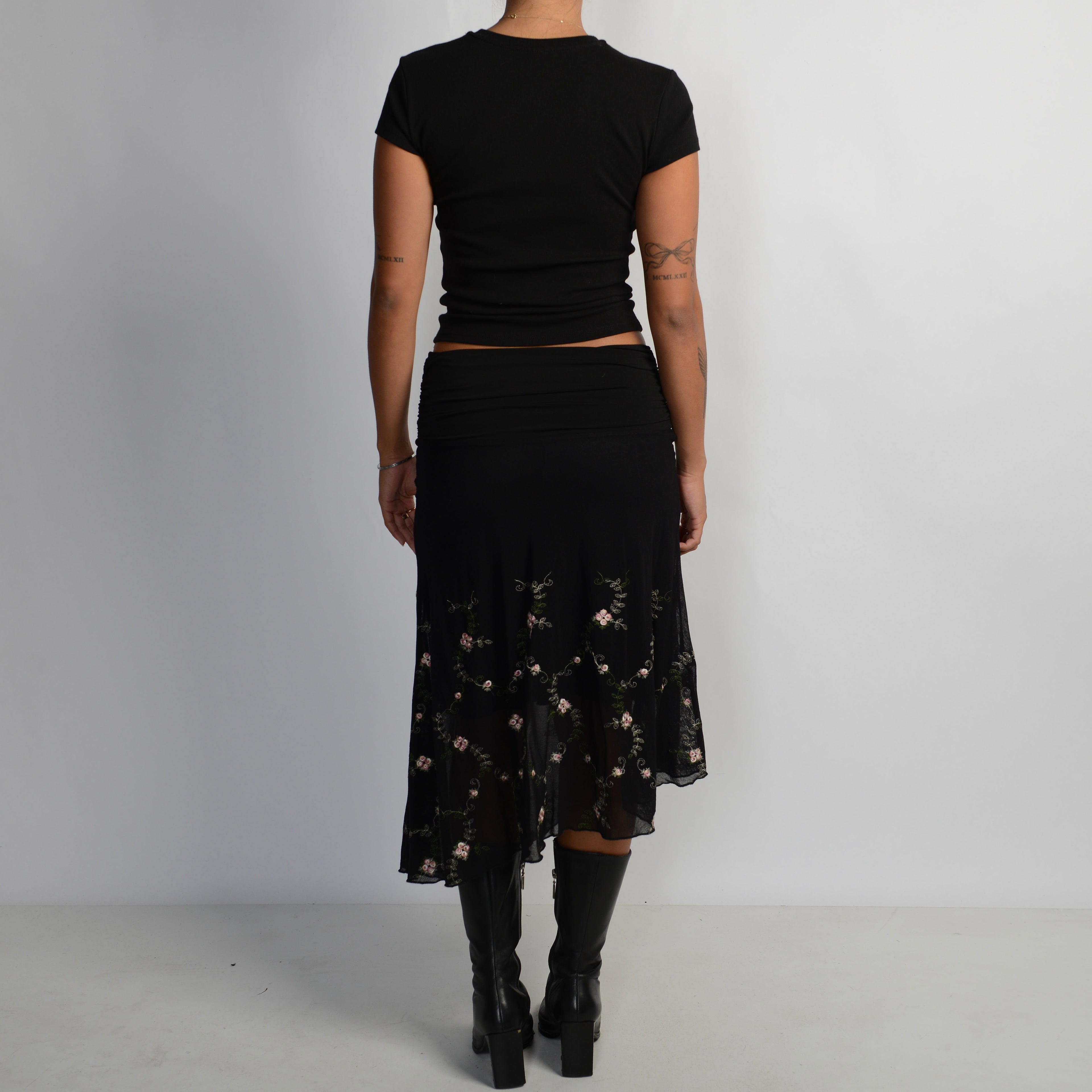 BLACK FLORAL MIDI SKIRT
