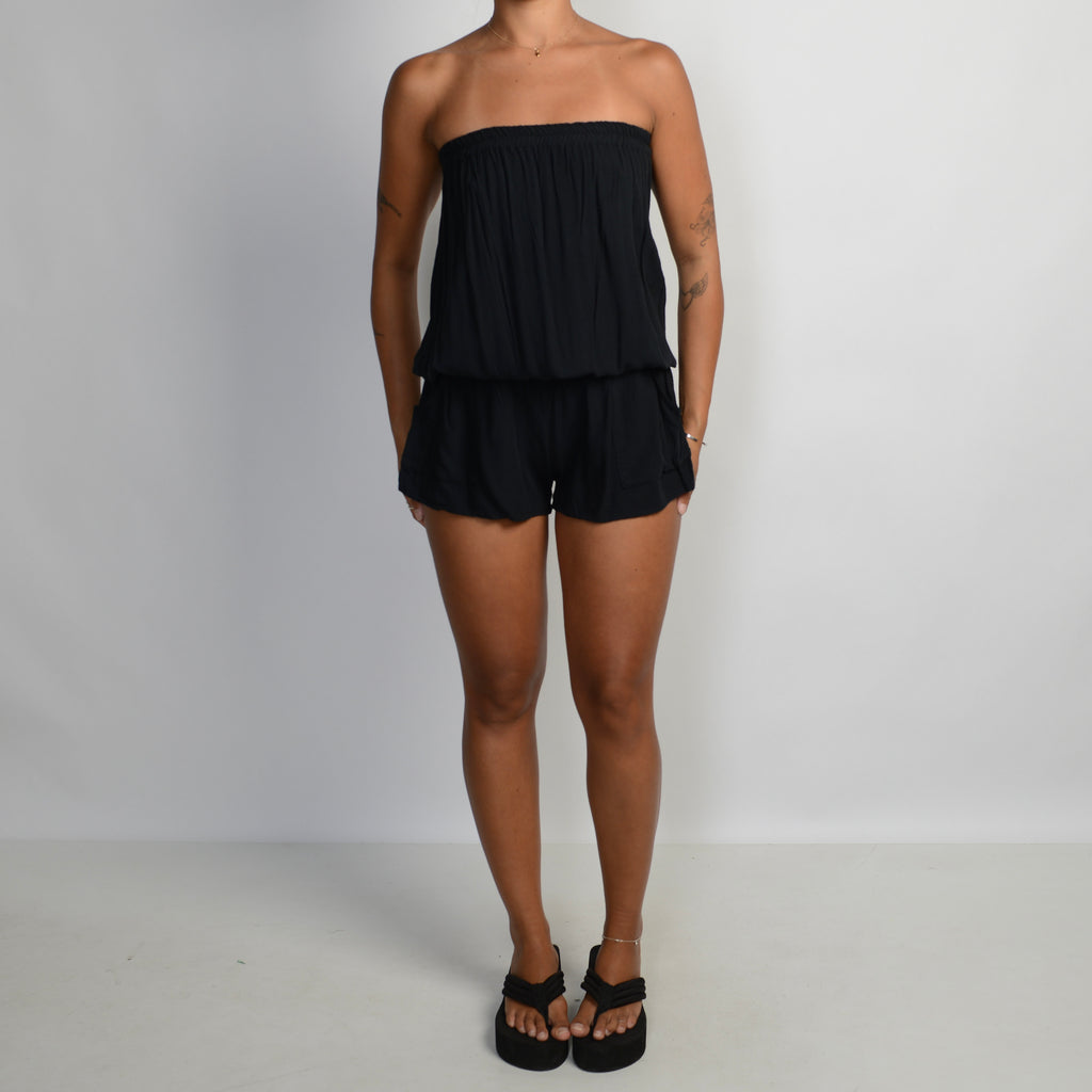BLACK STRAPLESS ROMPER