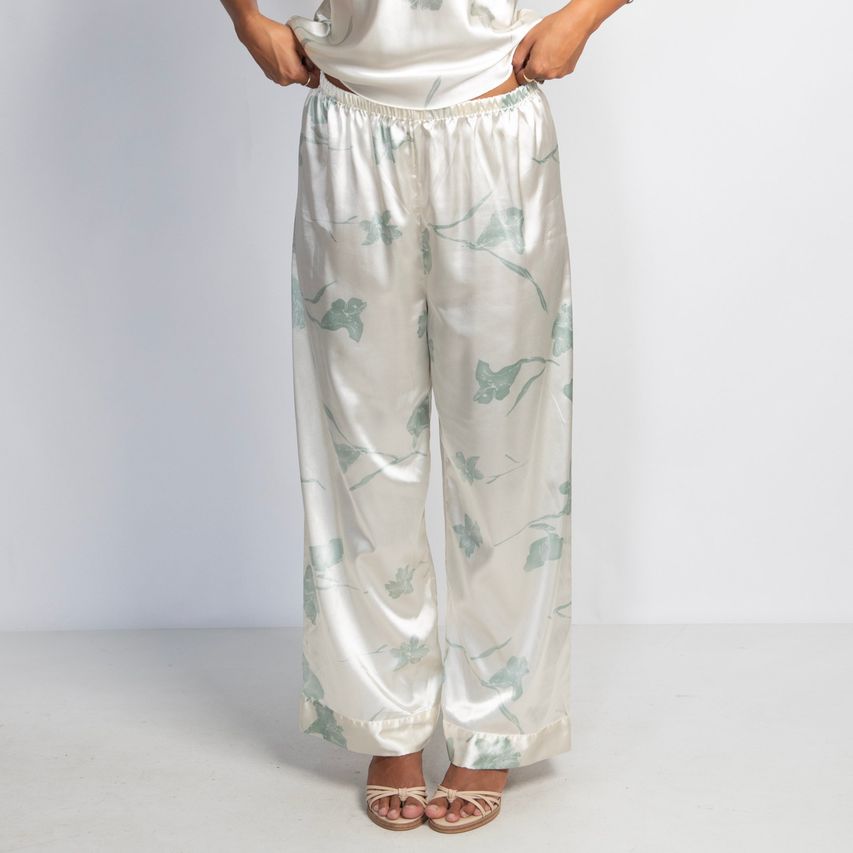 CREAM FLORAL PYJAMA SET