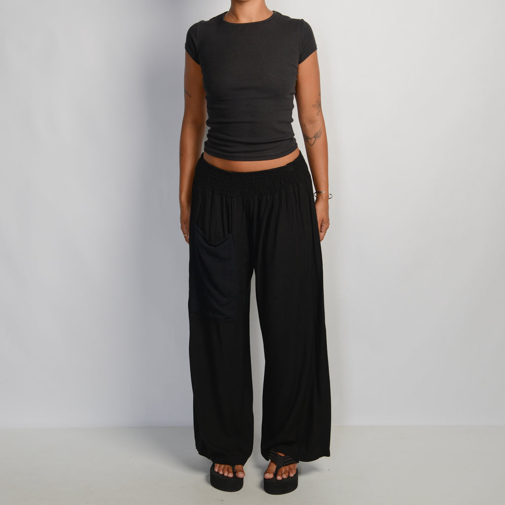 BLACK RELAXED PANTS