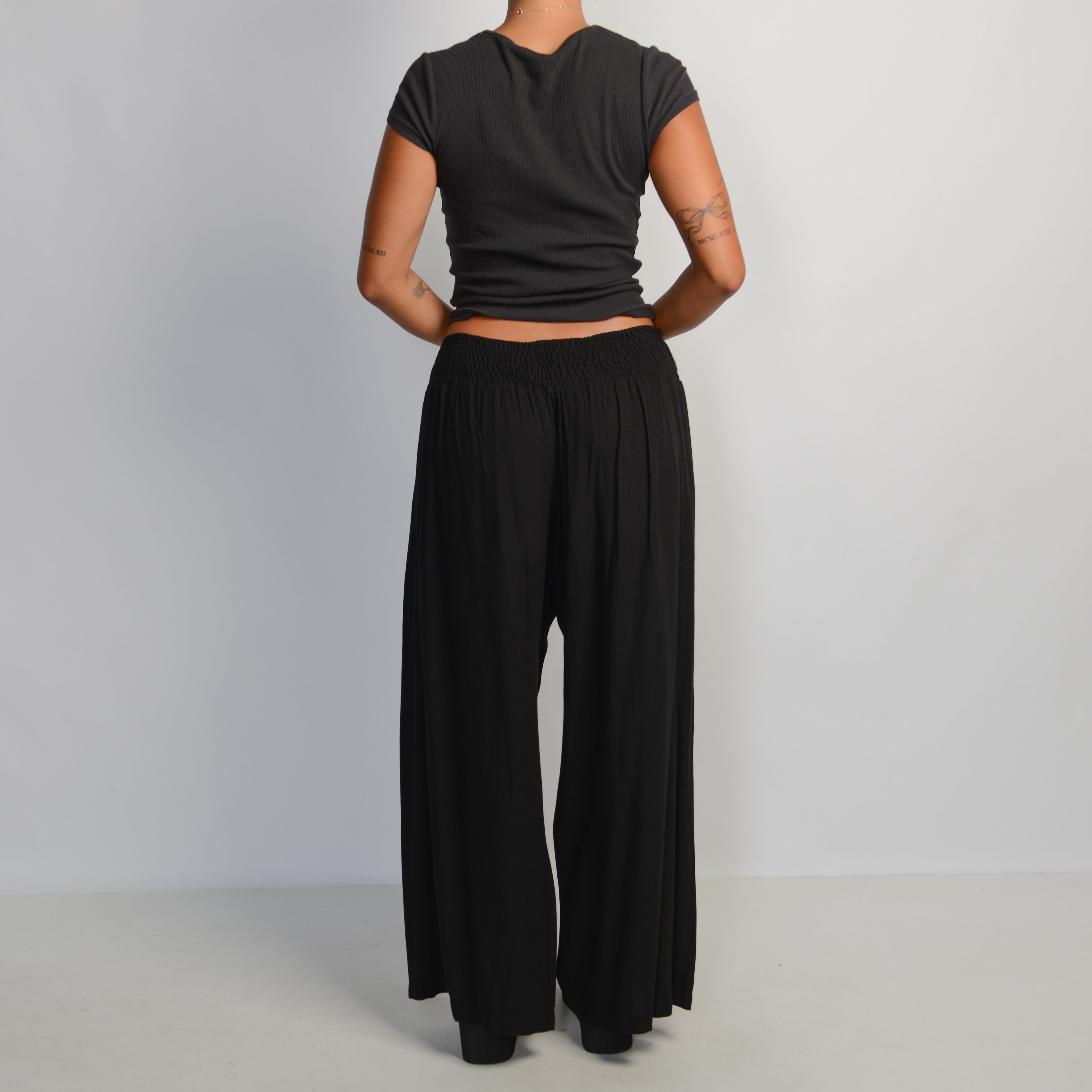 BLACK RELAXED PANTS
