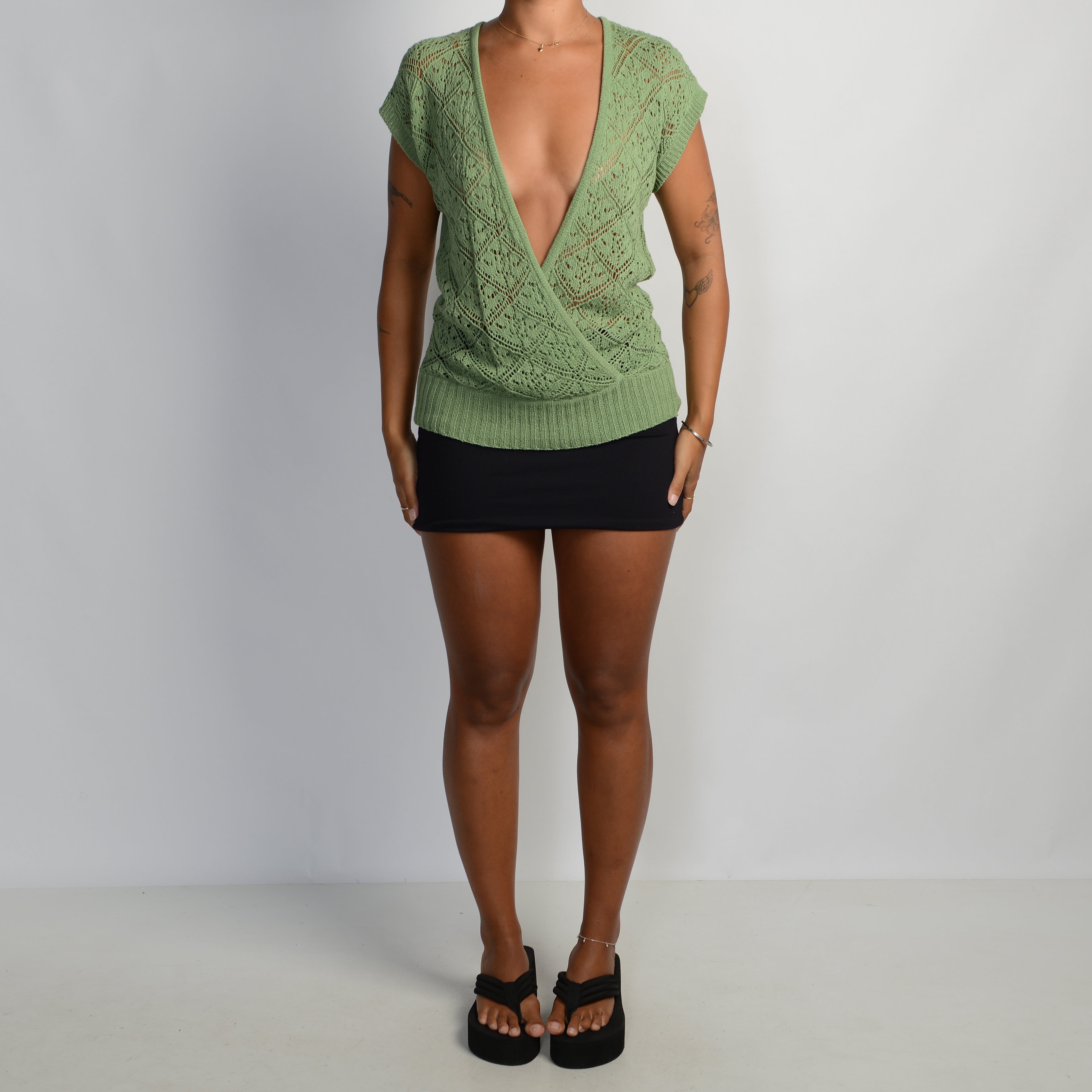 GREEN DEEP V KNIT TOP