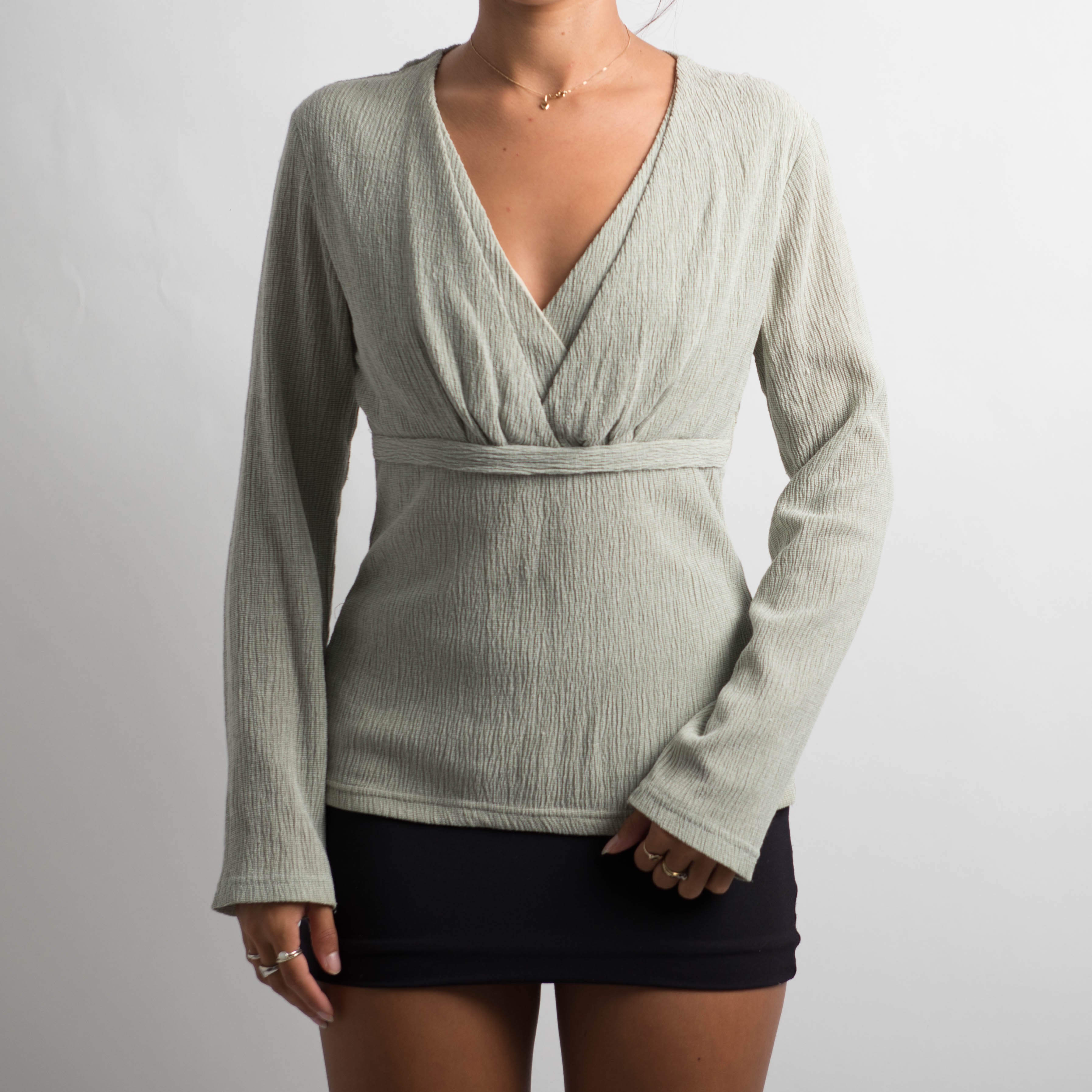 TEXTURED LONG SLEEVE TOP