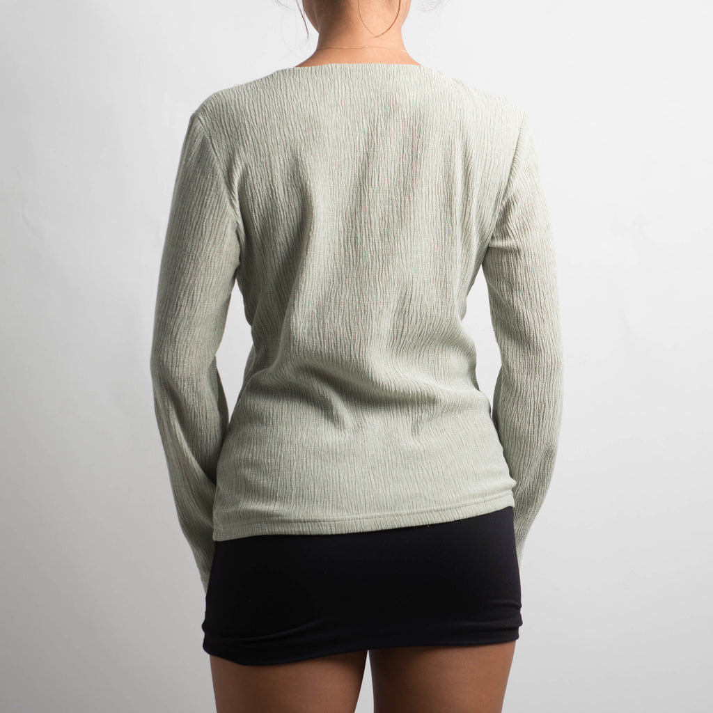 TEXTURED LONG SLEEVE TOP