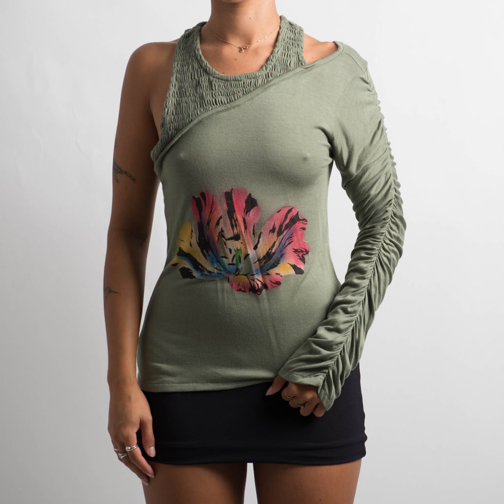 GREEN GRAPHIC ONE SLEEVE TOP