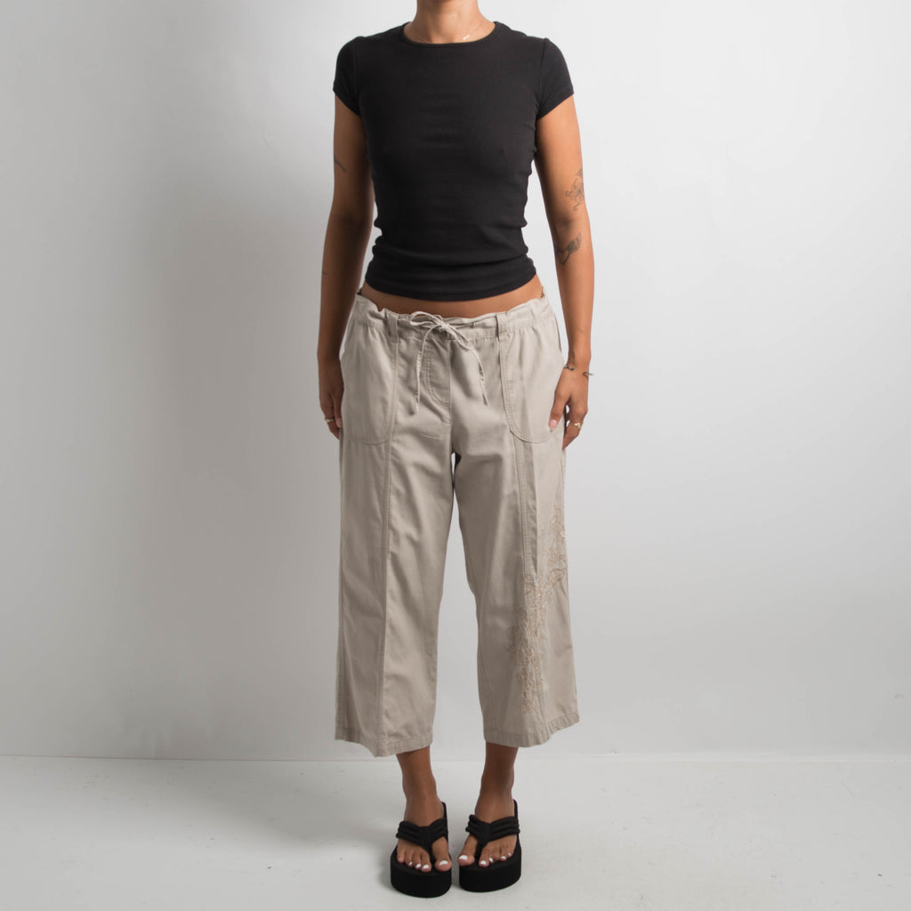 BEIGE CROP CARGO PANTS