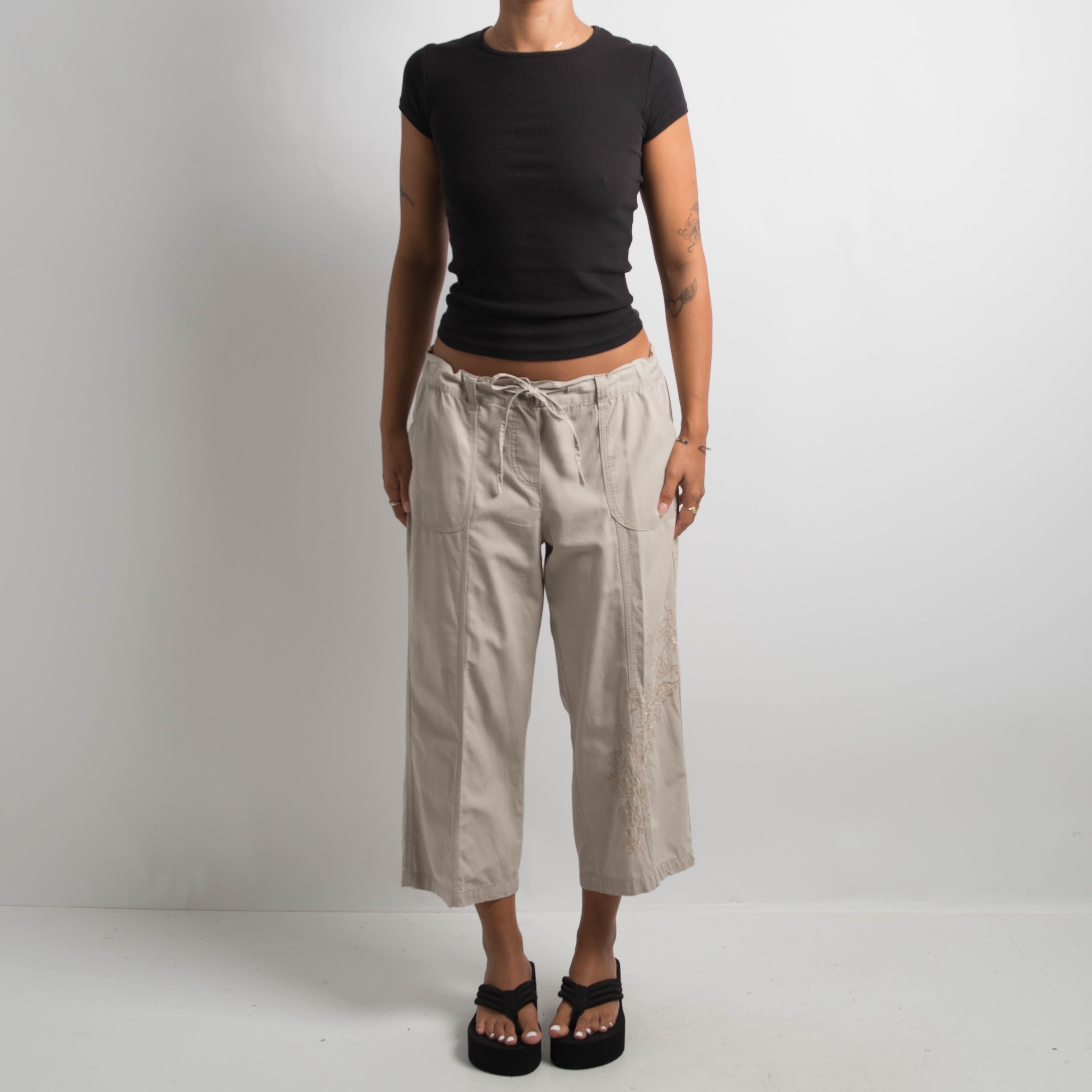 BEIGE CROP CARGO PANTS