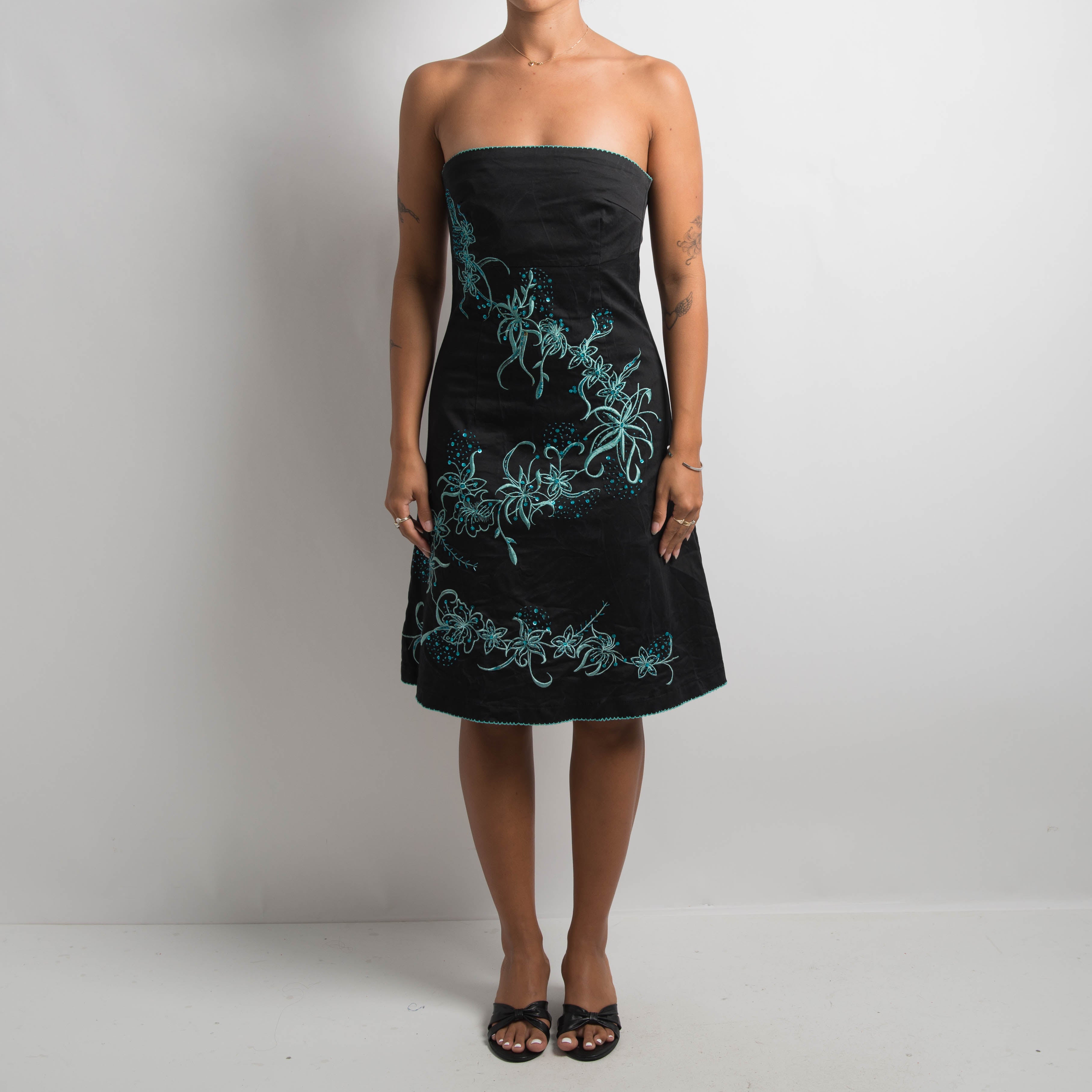 STRAPLESS FLORAL DRESS