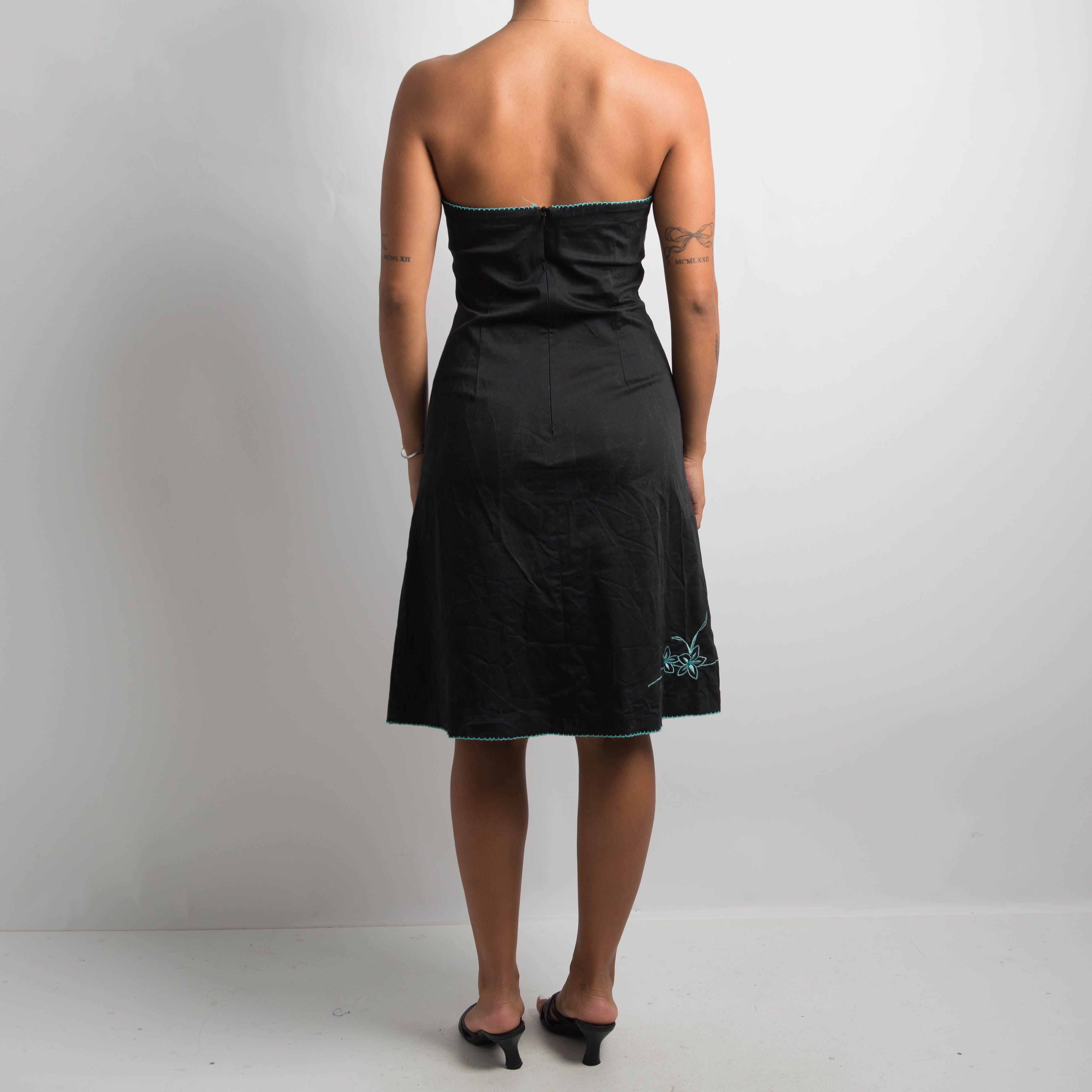 STRAPLESS FLORAL DRESS