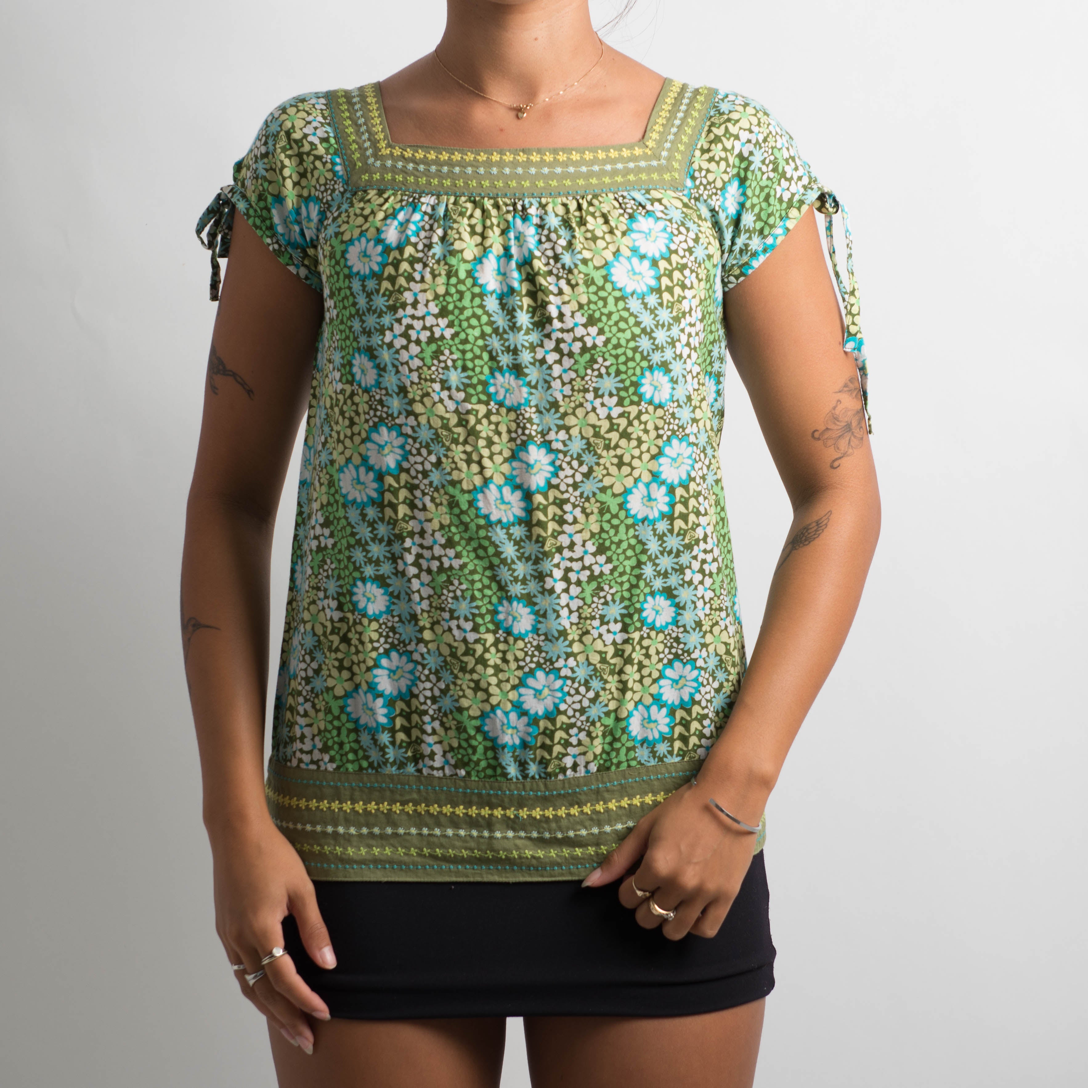 GREEN FLORAL TOP
