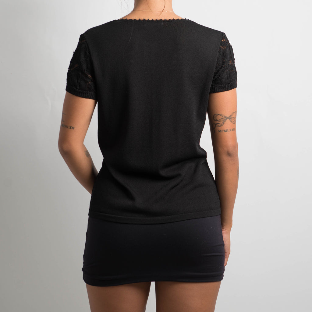 BLACK KNIT TOP