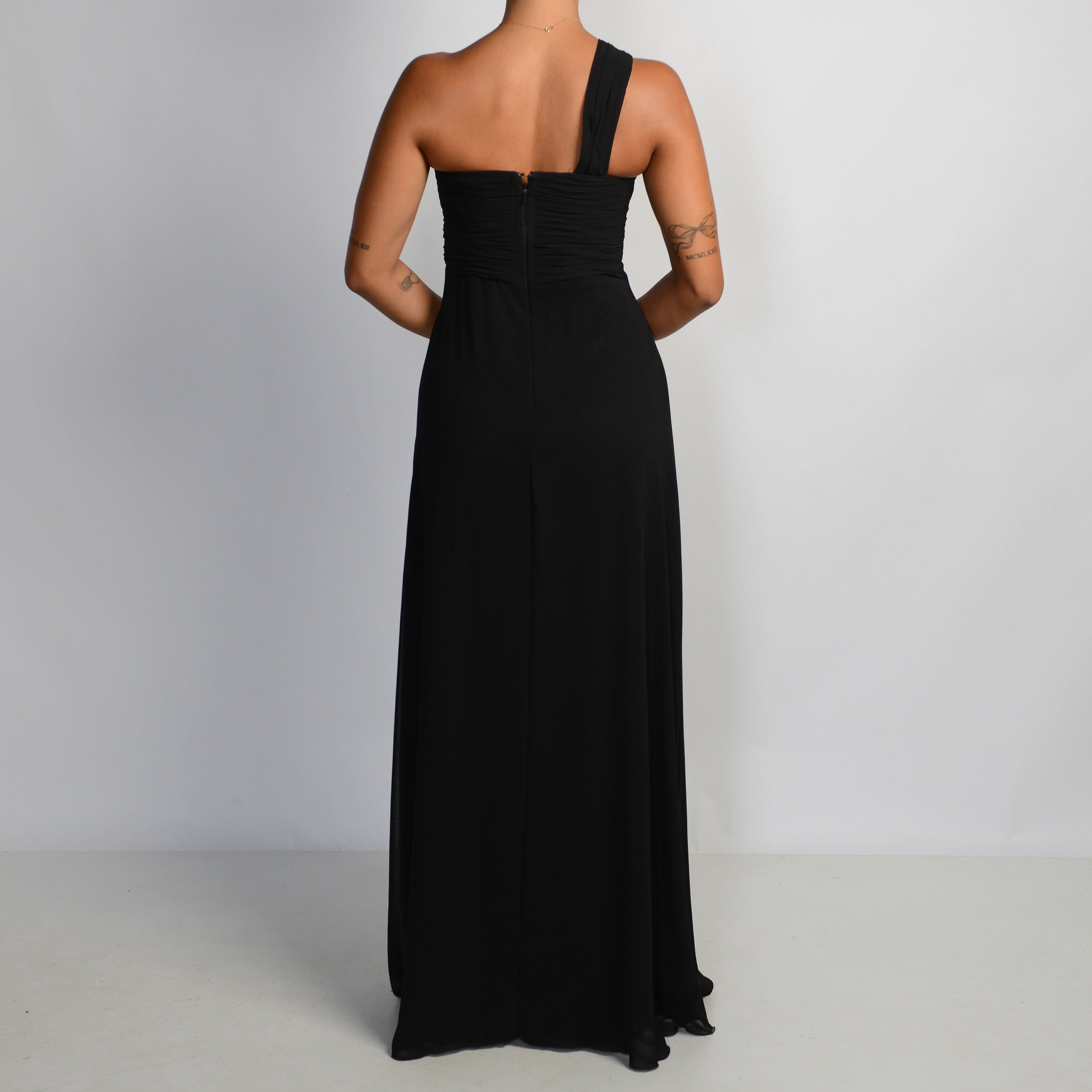 BLACK ONE SHOULDER GOWN