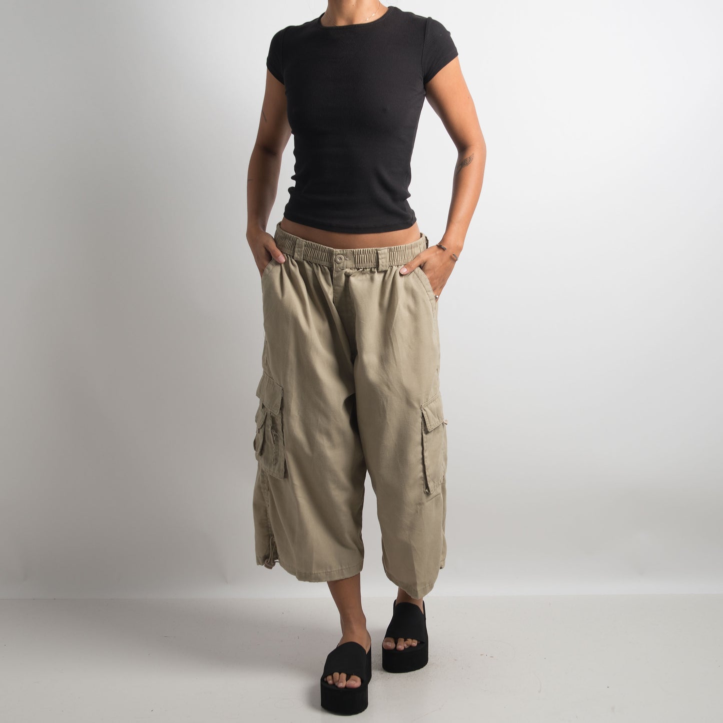 PANTALON UTILITAIRE SURDIMENSIONNÉ