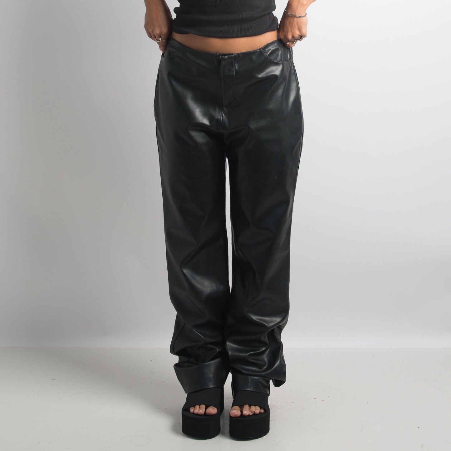 PANTALON EN CUIR NOIR