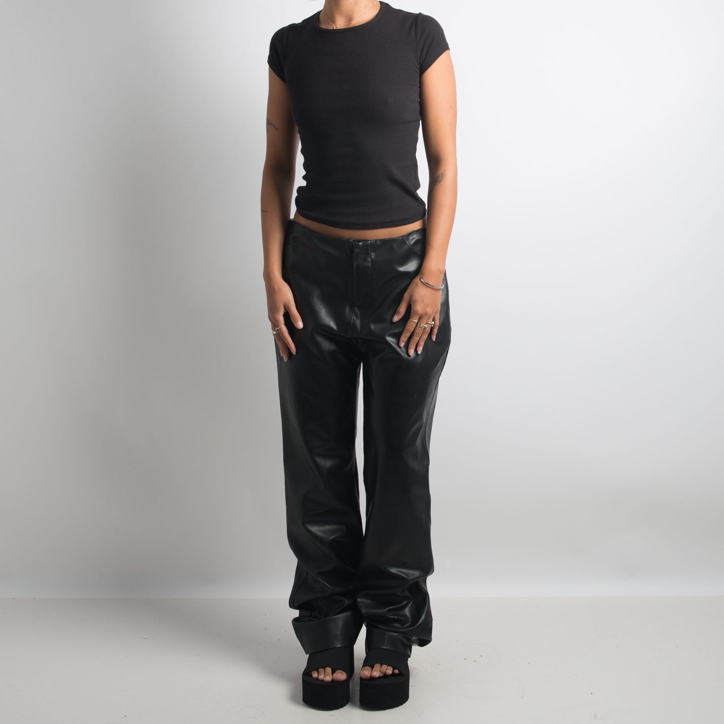 PANTALON EN CUIR NOIR