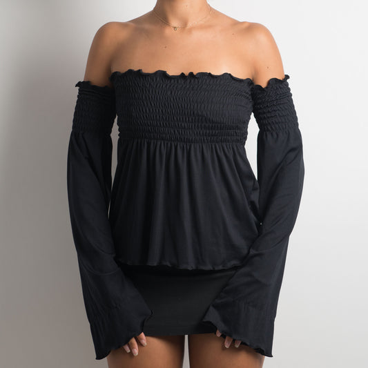 OFF THE SHOULDER LONG SLEEVE