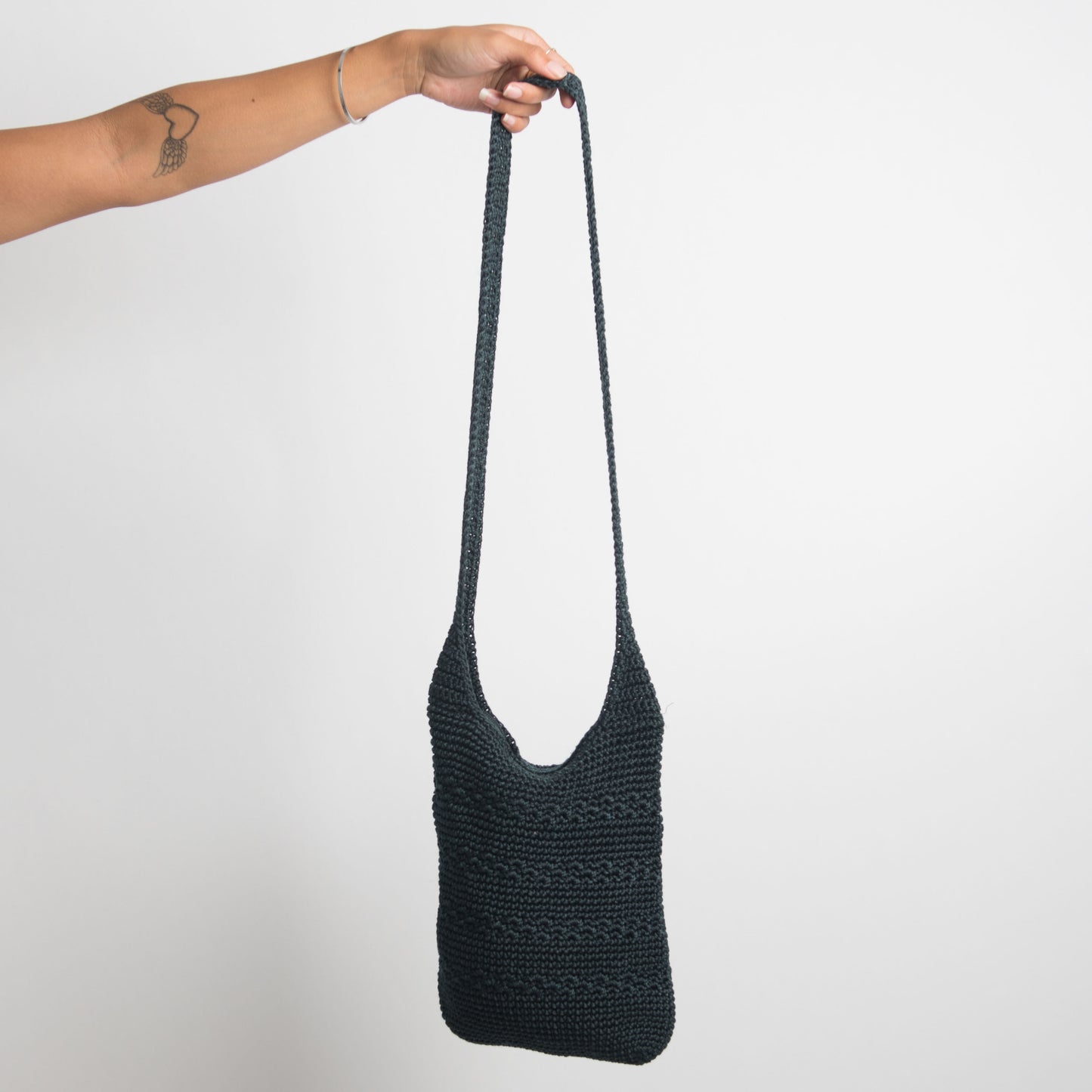 NAVY CROCHET CROSSBODY BAG