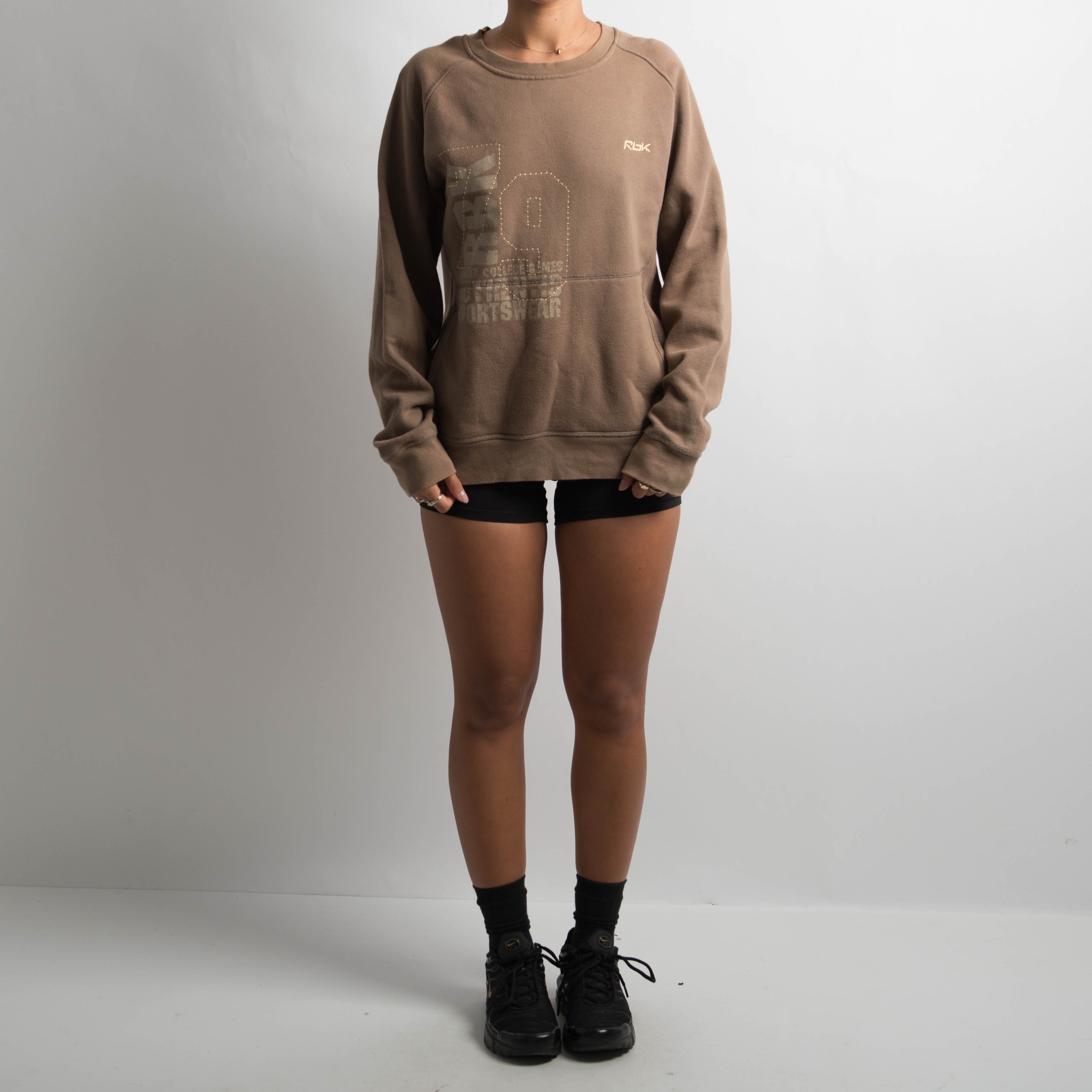 BROWN CREWNECK SWEATSHIRT