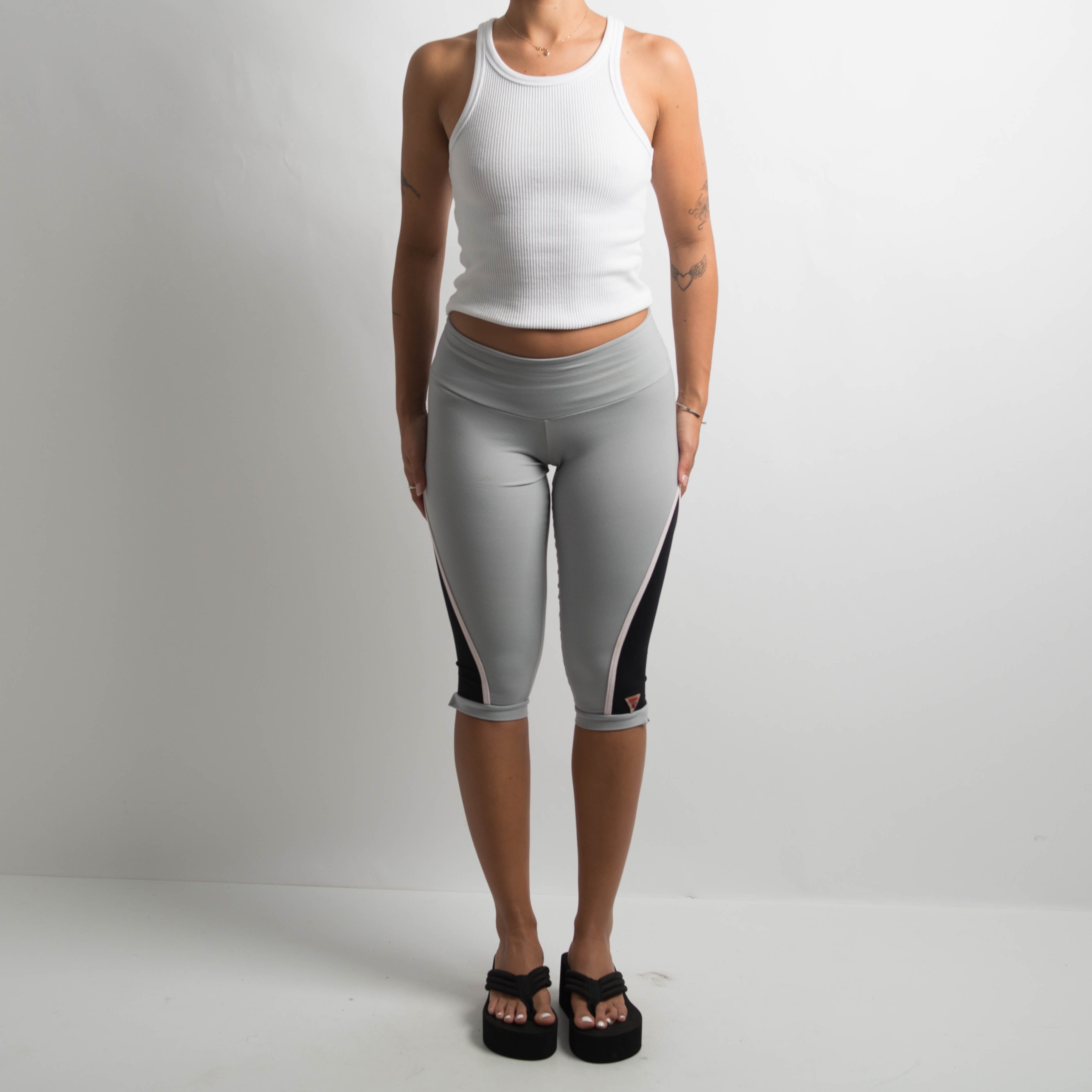 GREY KNEE LENGTH TIGHTS