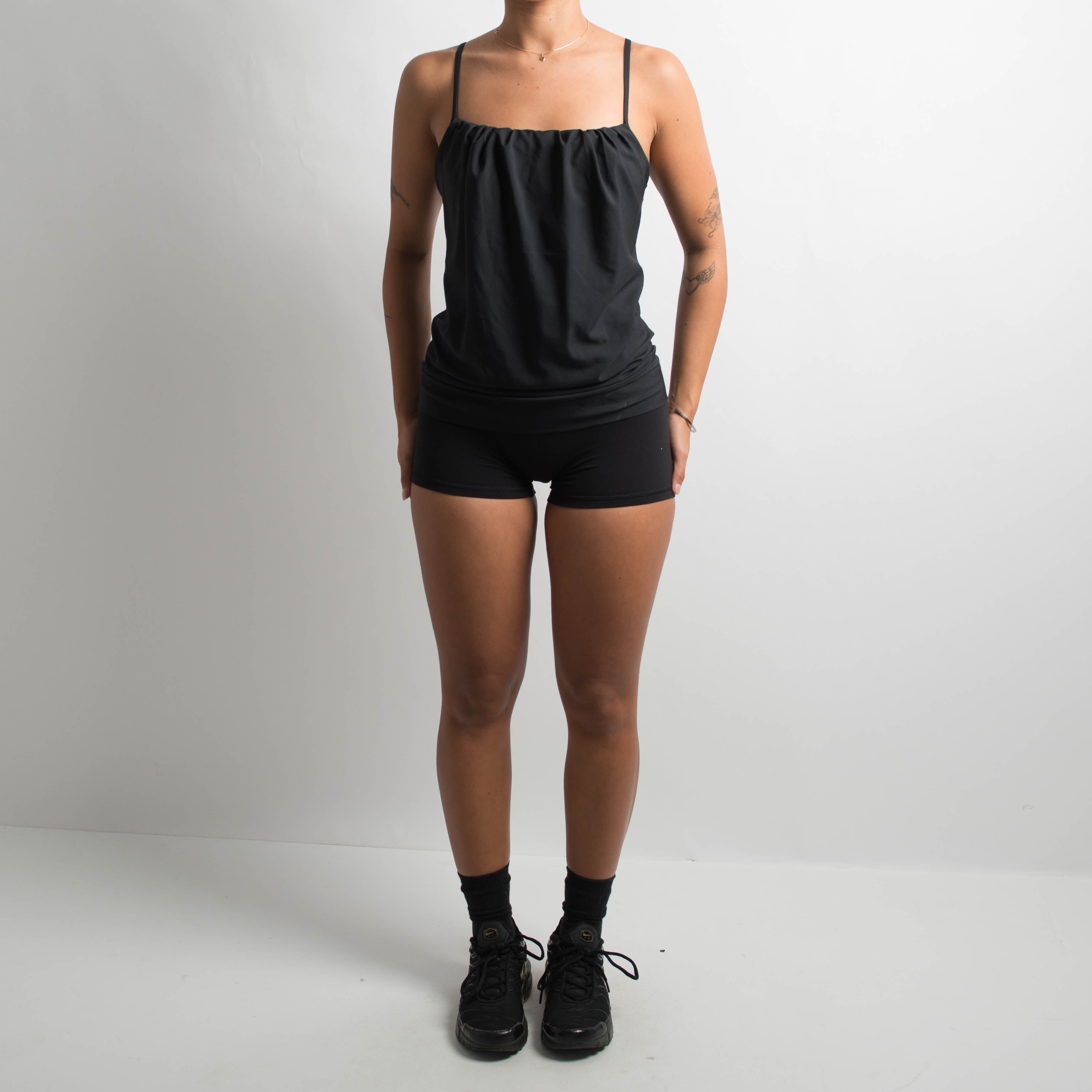 BLACK ACTIVE TANK TOP