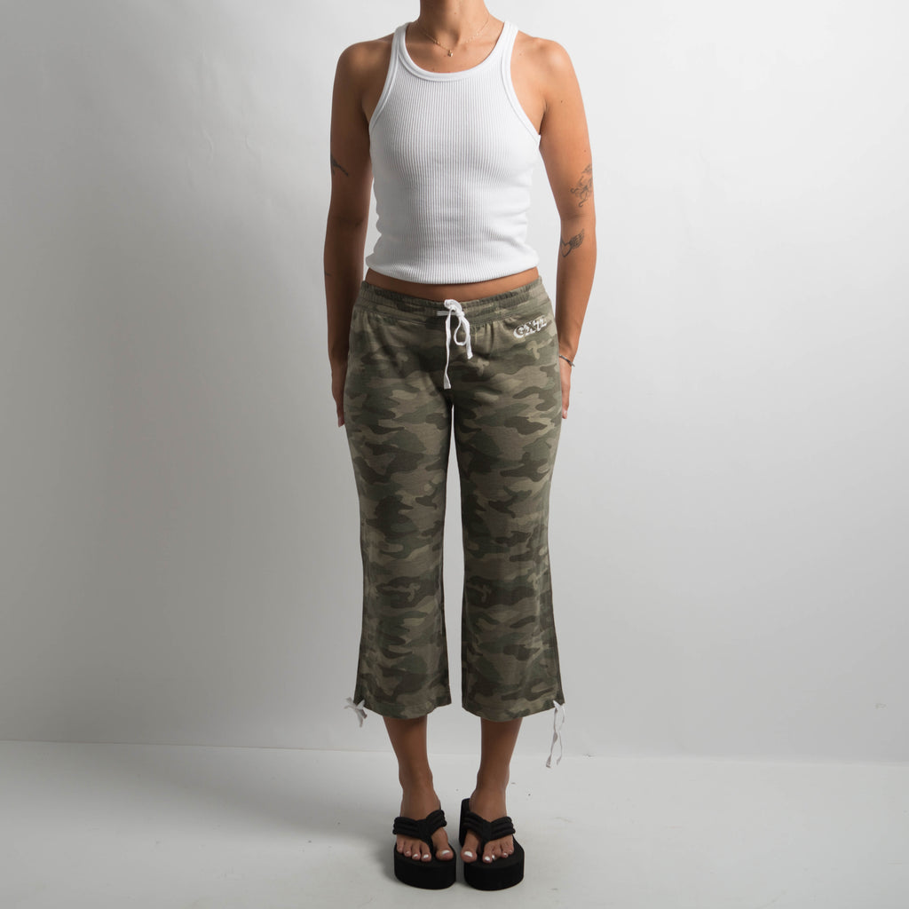 CAMOUFLAGE CROP PANTS
