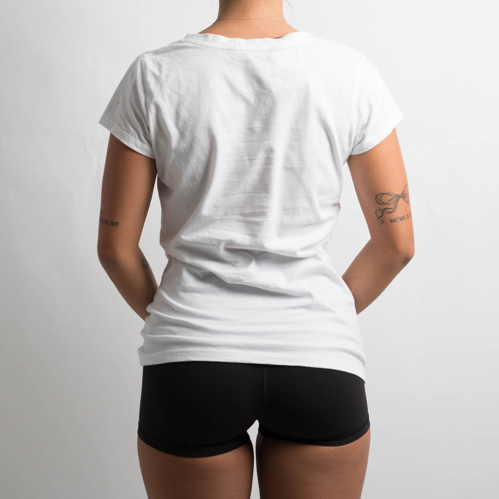 WHITE V NECK TEE