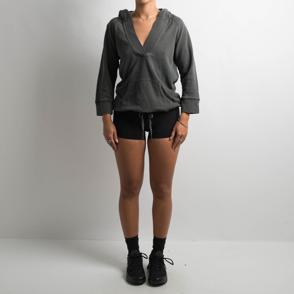 CHARCOAL DEEP V SWEATER