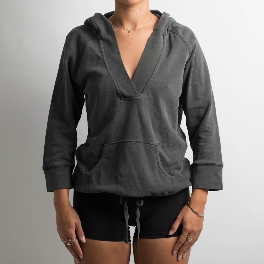 CHARCOAL DEEP V SWEATER