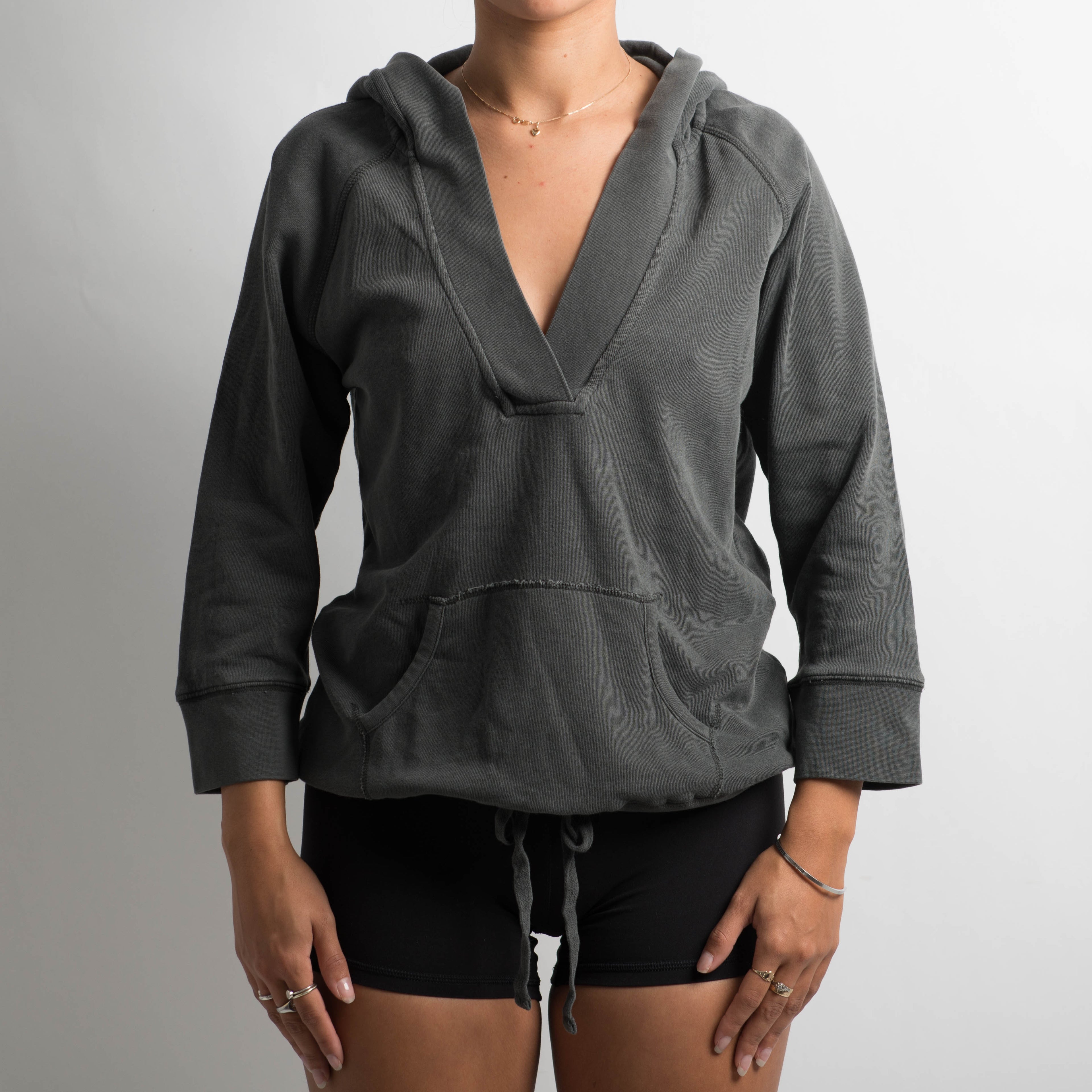 CHARCOAL DEEP V SWEATER